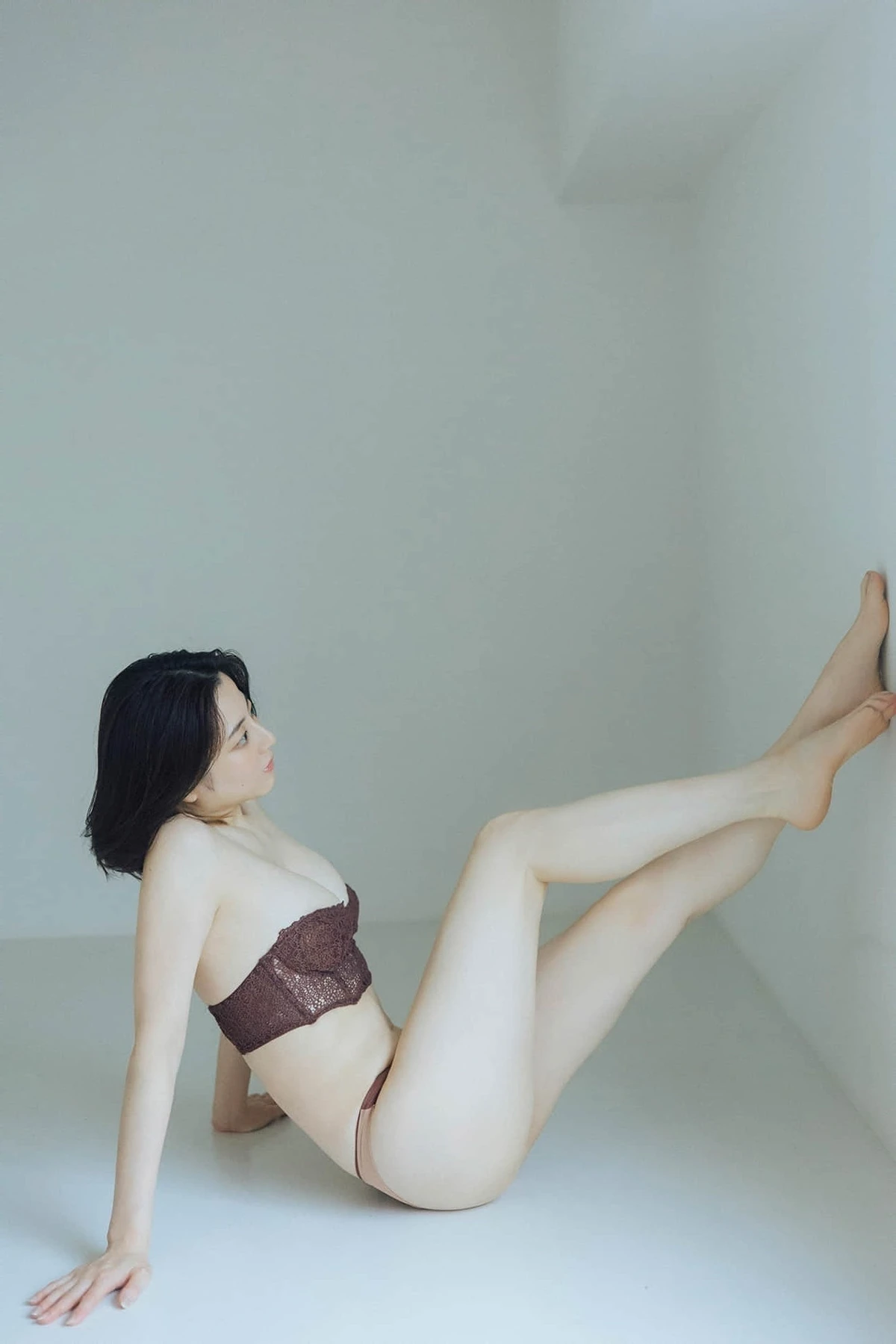 Yumi Sugimoto 杉本有美 – FLASHデジタル写真集 「そっと、溶けていく」 - P41