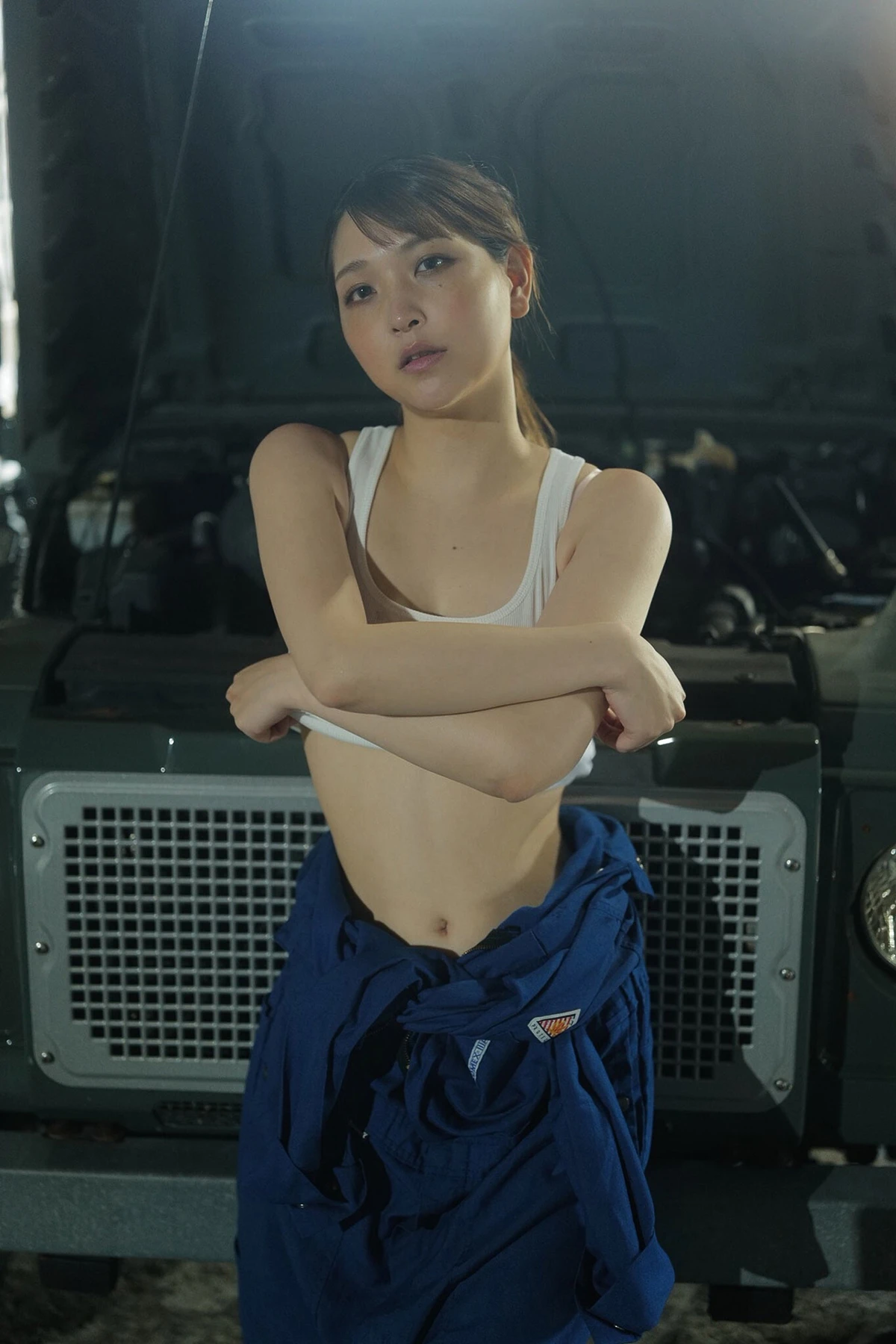 Marina Amatsu あまつまりな – SPA！デジタル写真集 「ツナギを脱いだら」 - P5