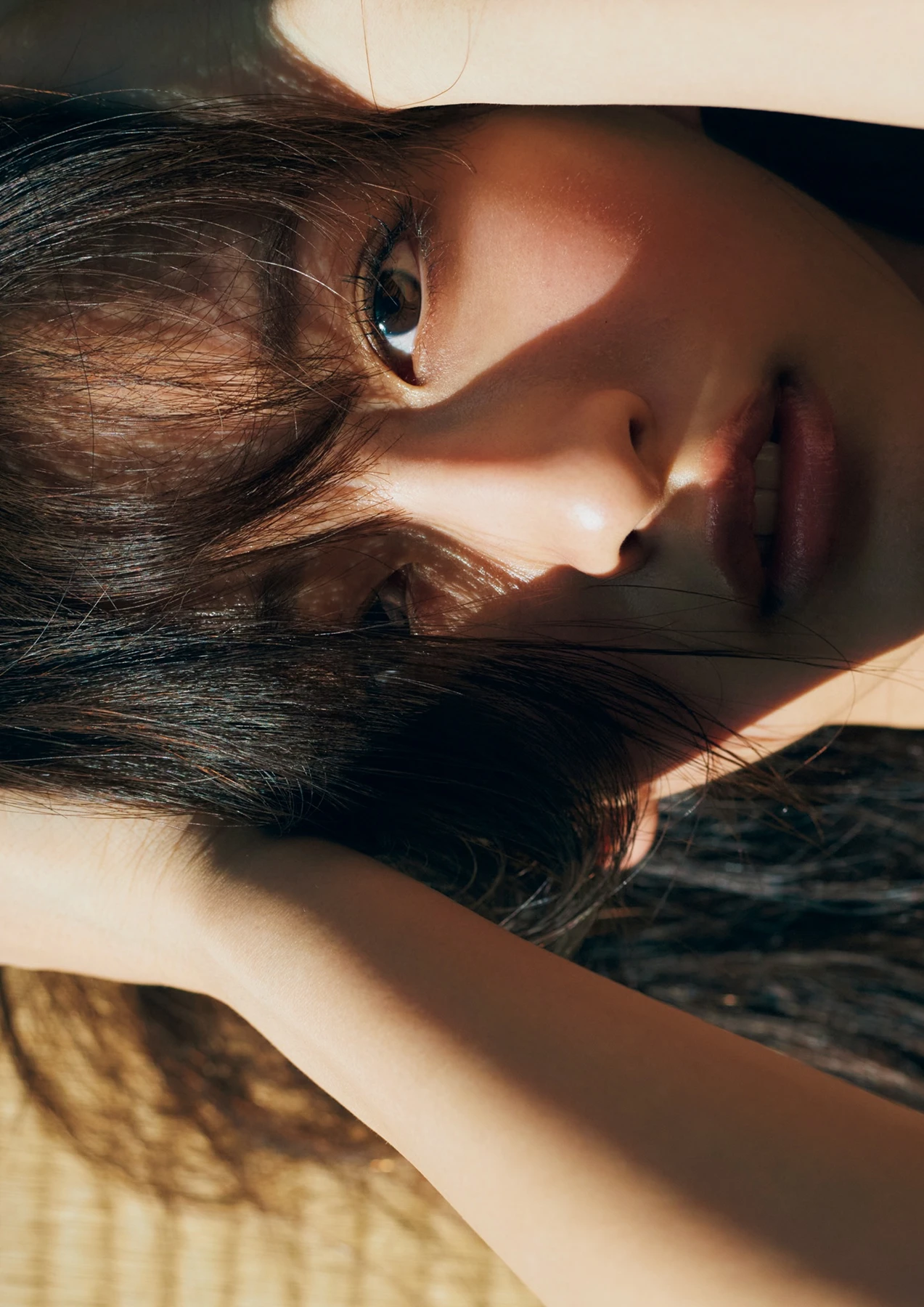 Rina Saito 斉藤里奈 – 1st写真集 「色彩」 - P106