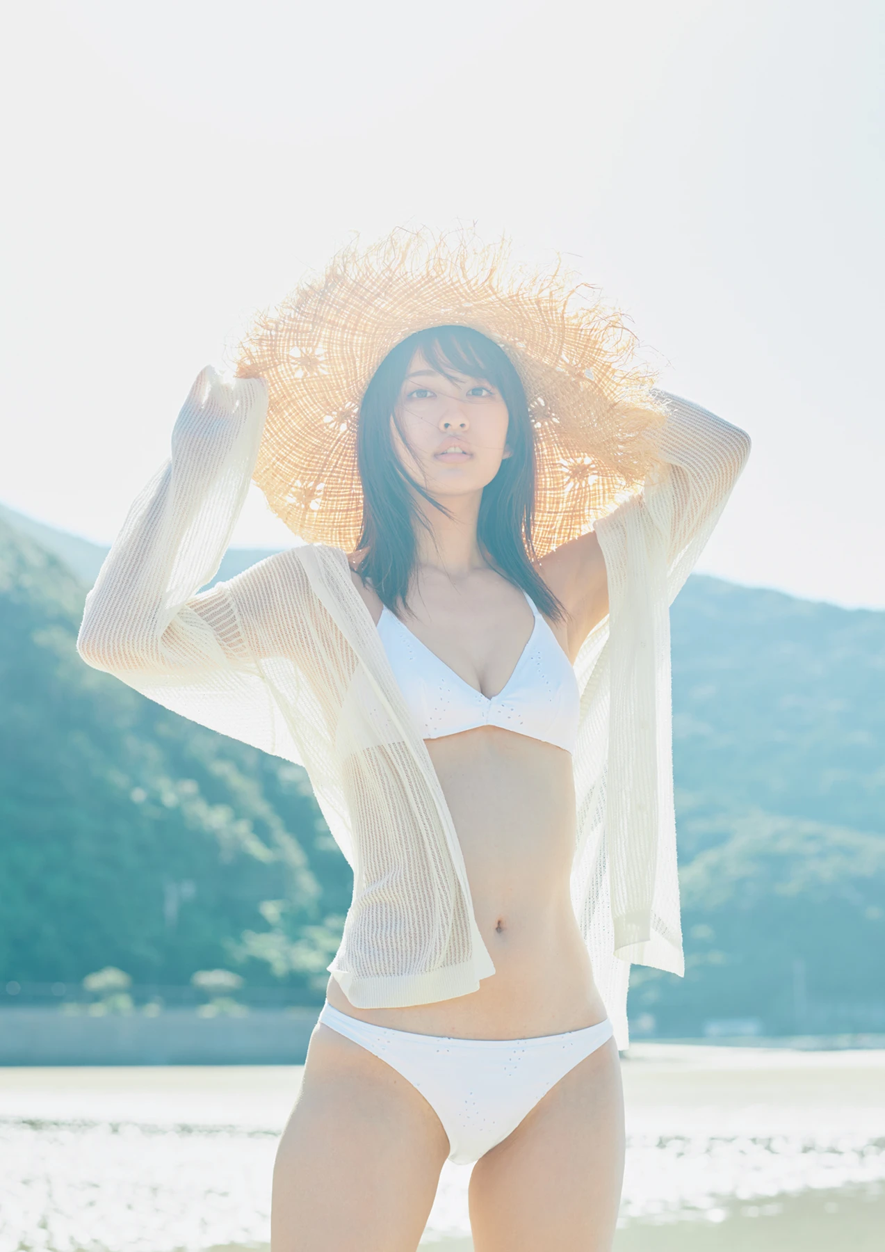 Rina Saito 斉藤里奈 – 1st写真集 「色彩」 - P13