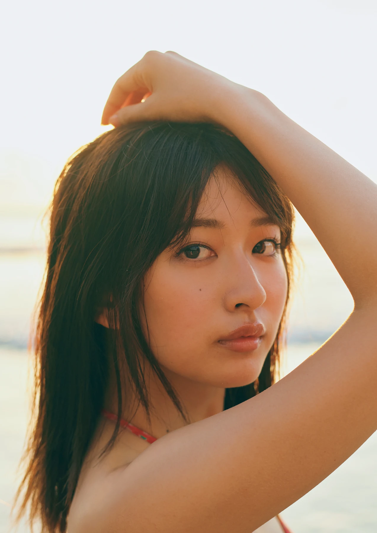 Rina Saito 斉藤里奈 – 1st写真集 「色彩」 - P24