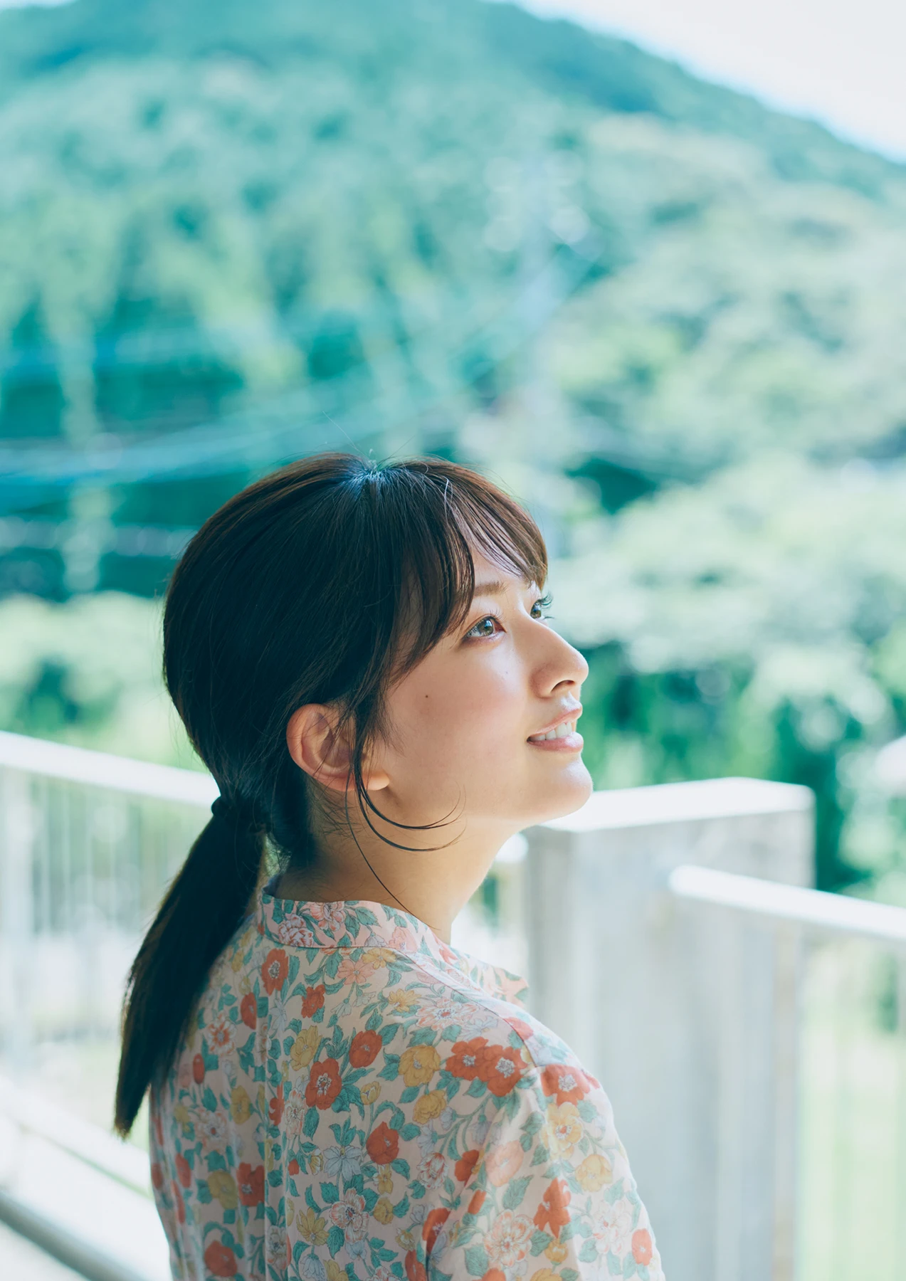 Rina Saito 斉藤里奈 – 1st写真集 「色彩」 - P2