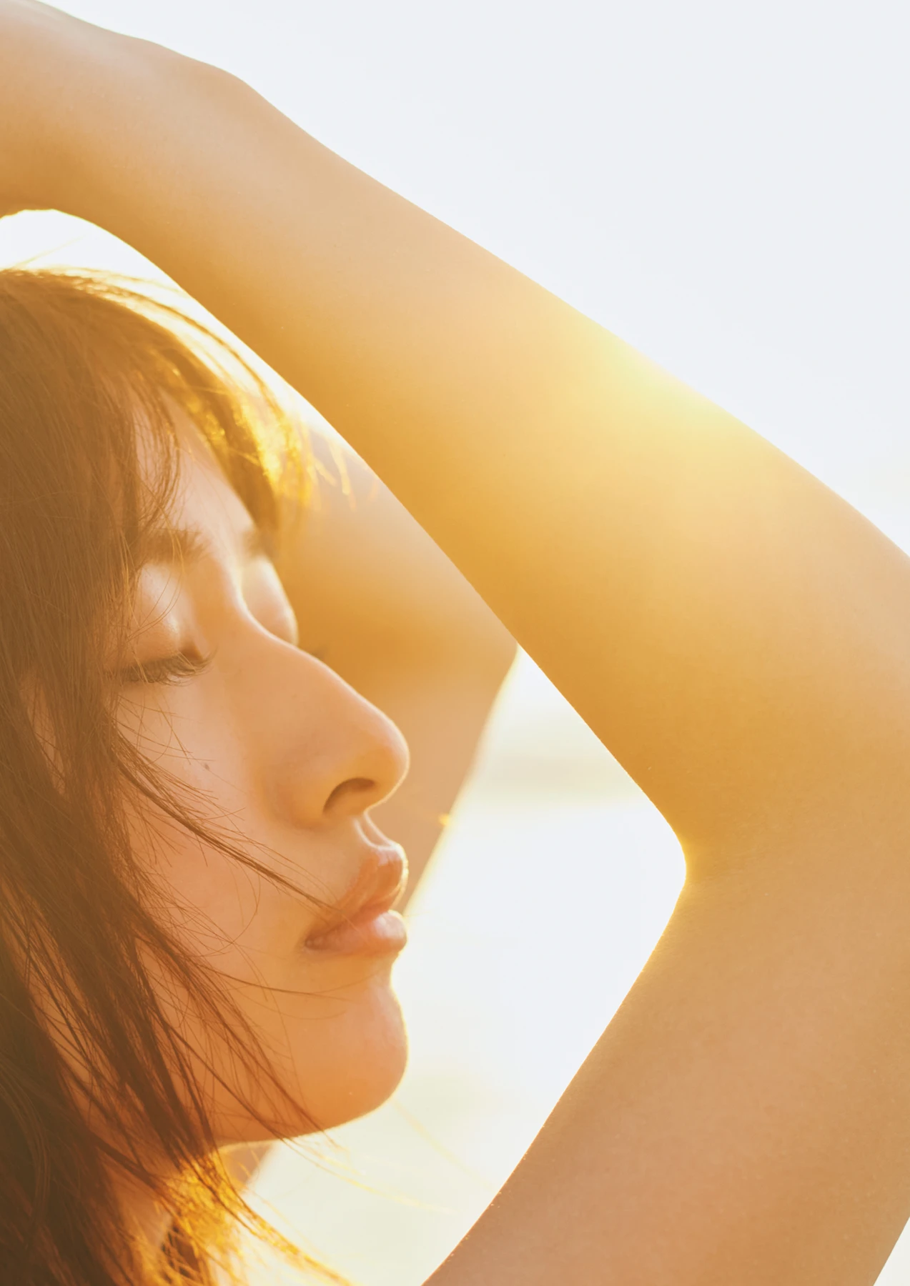 Rina Saito 斉藤里奈 – 1st写真集 「色彩」 - P33