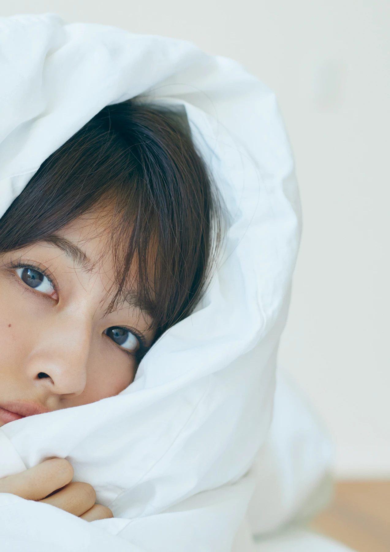 Rina Saito 斉藤里奈 – 1st写真集 「色彩」 - P37