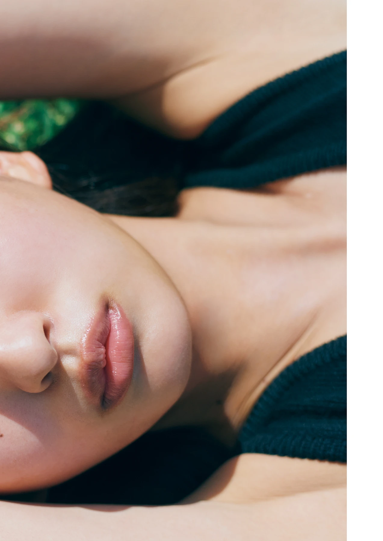 Rina Saito 斉藤里奈 – 1st写真集 「色彩」 - P47