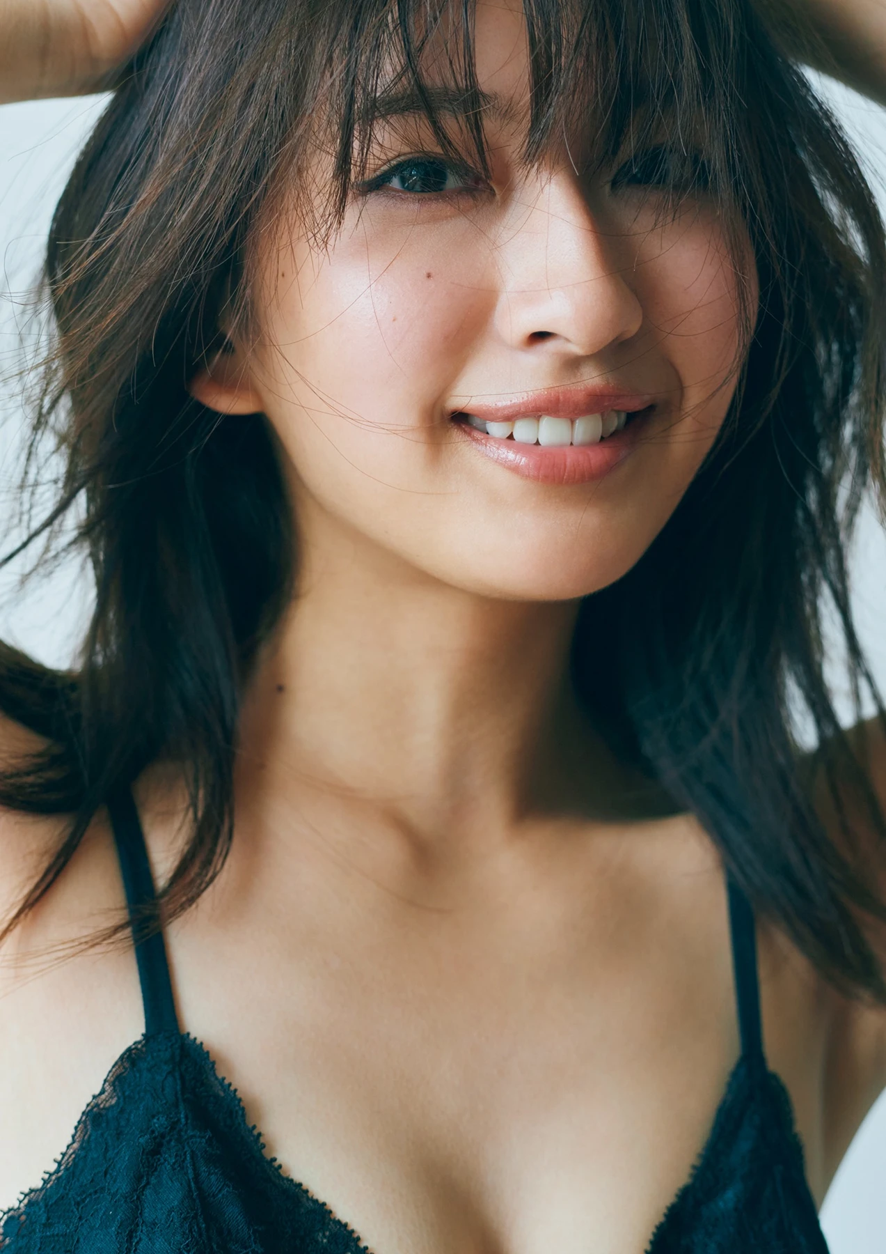 Rina Saito 斉藤里奈 – 1st写真集 「色彩」 - P59