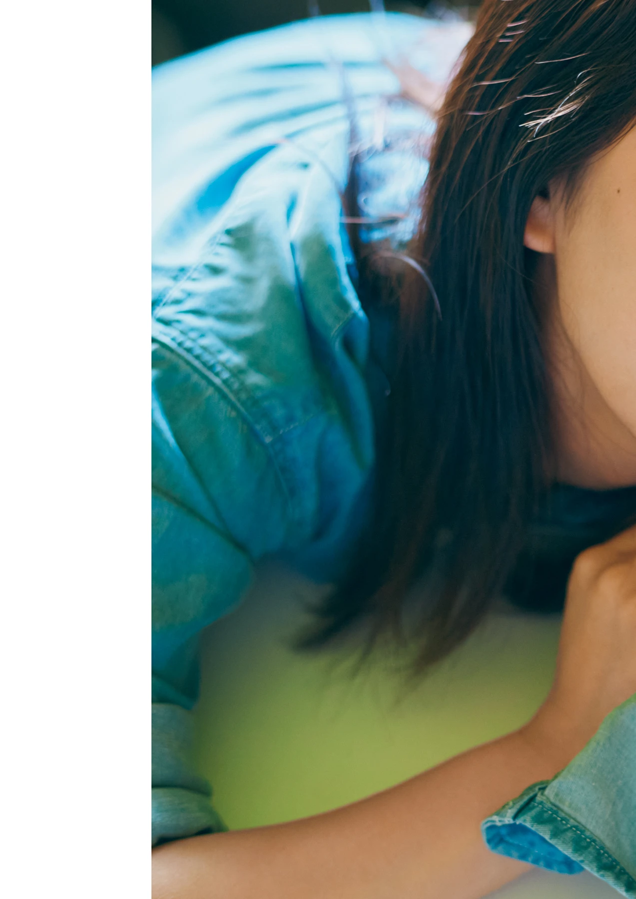 Rina Saito 斉藤里奈 – 1st写真集 「色彩」 - P65