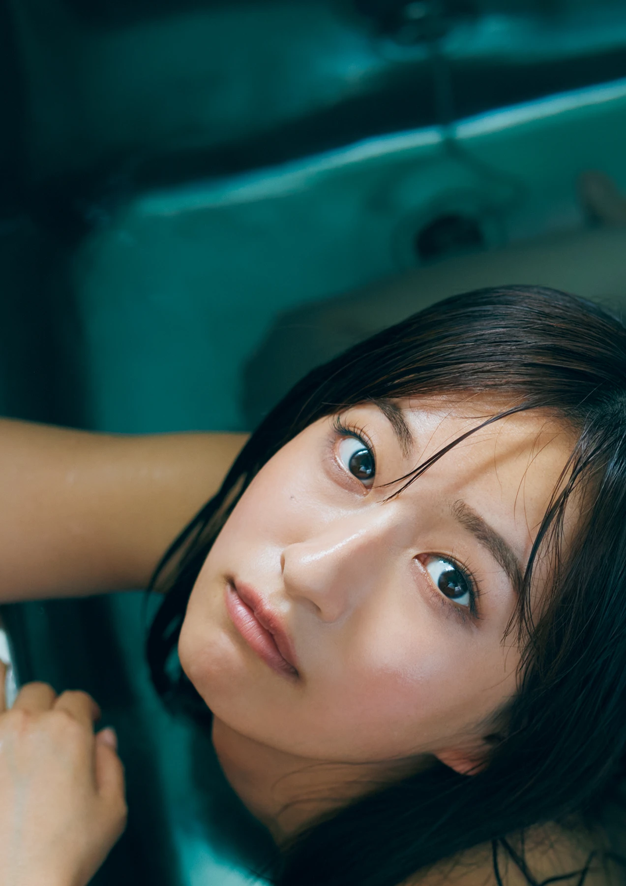 Rina Saito 斉藤里奈 – 1st写真集 「色彩」 - P71