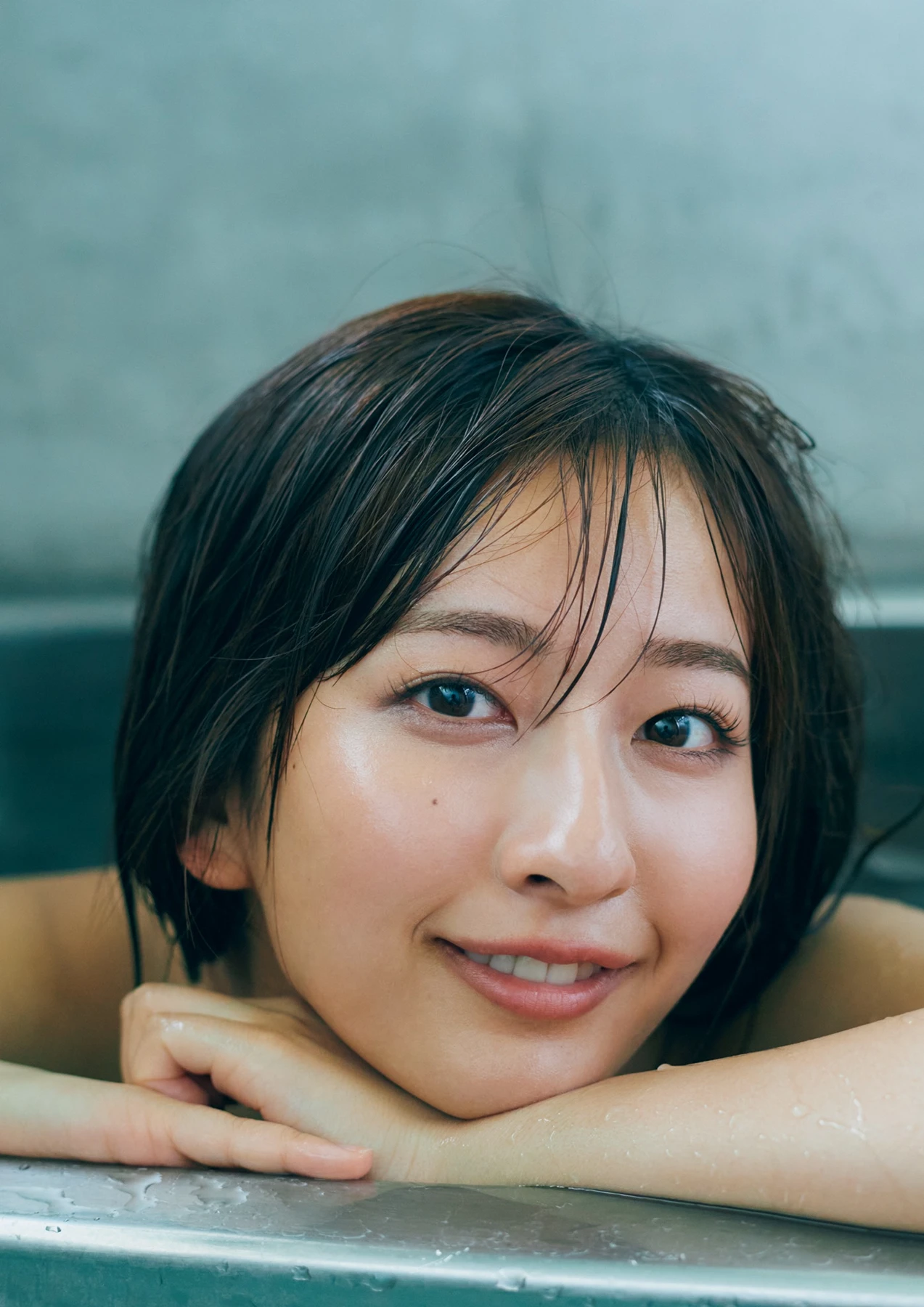 Rina Saito 斉藤里奈 – 1st写真集 「色彩」 - P76