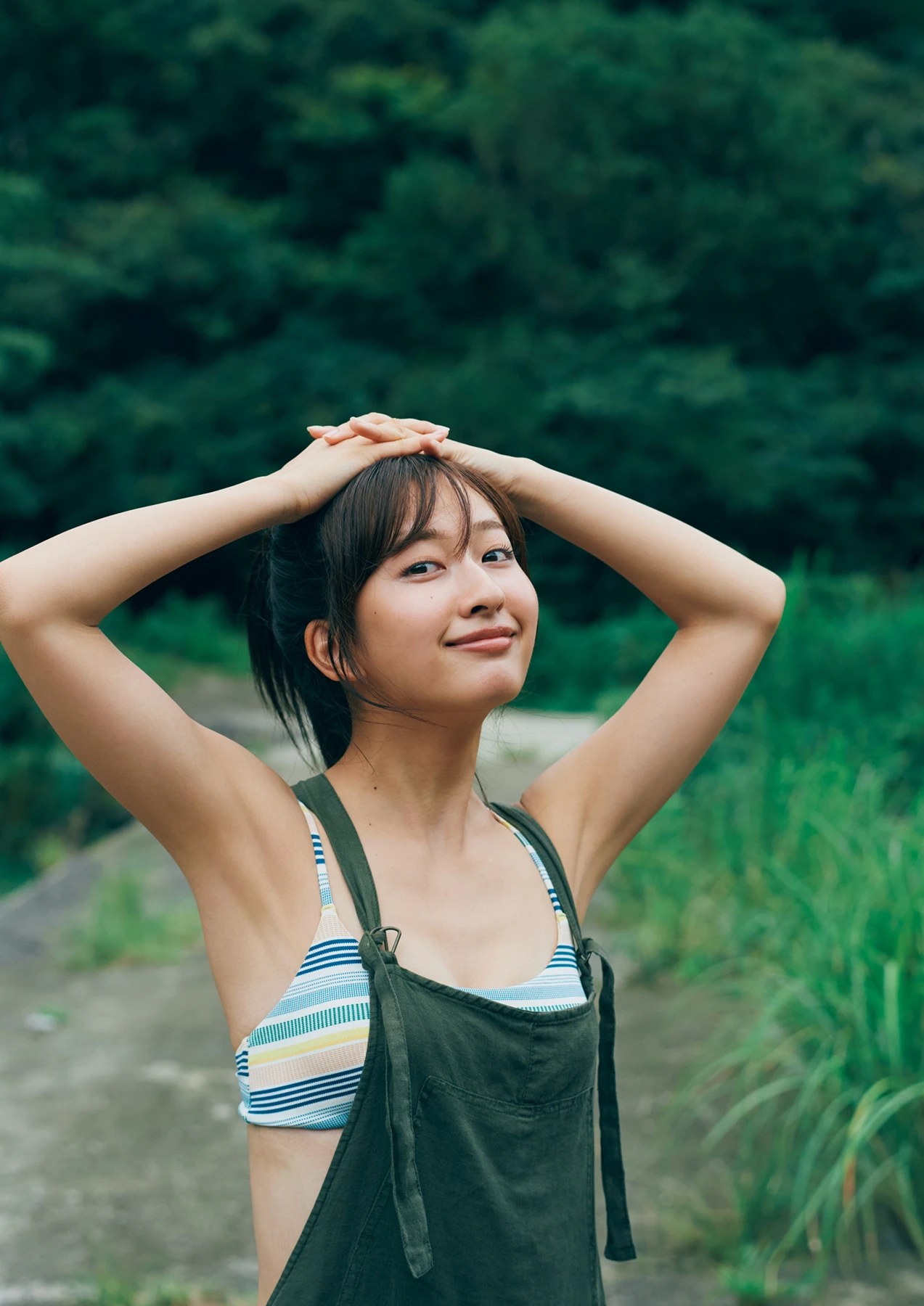 Rina Saito 斉藤里奈 – 1st写真集 「色彩」 - P81