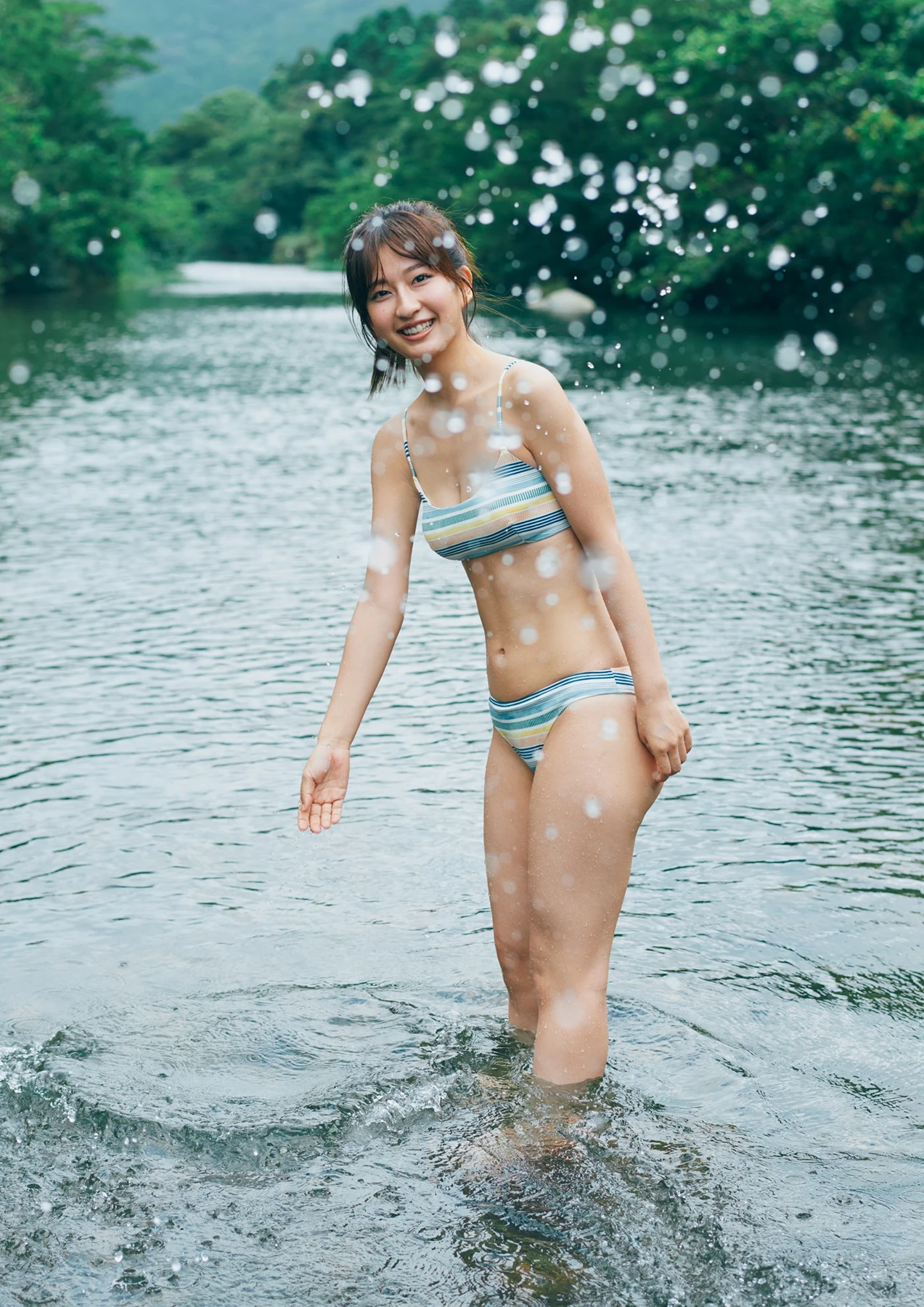 Rina Saito 斉藤里奈 – 1st写真集 「色彩」 - P84