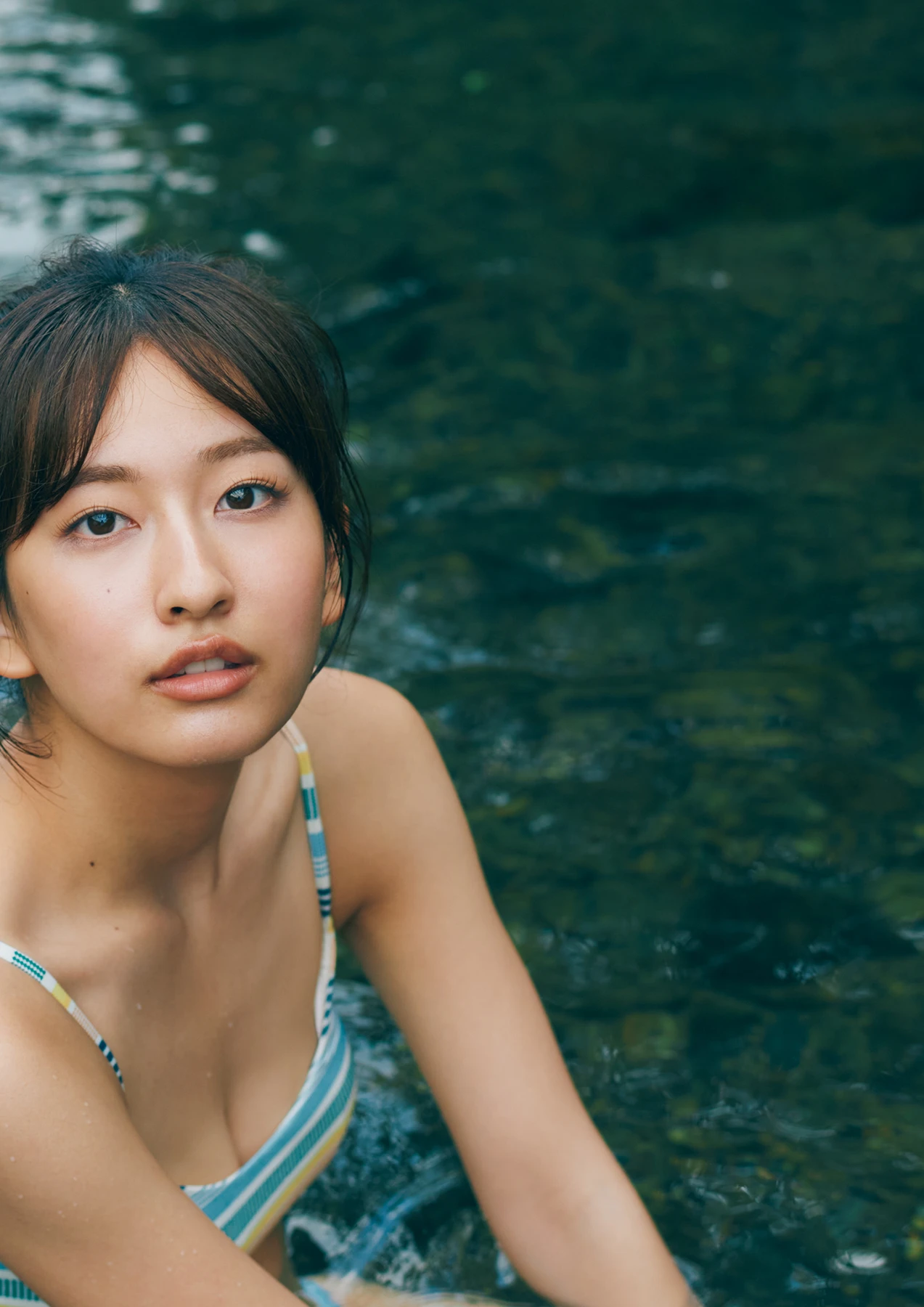 Rina Saito 斉藤里奈 – 1st写真集 「色彩」 - P88