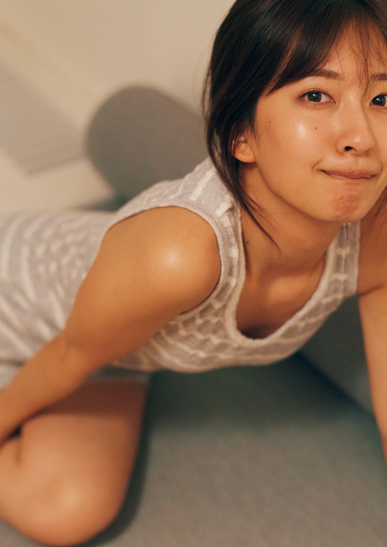Rina Saito 斉藤里奈 – 1st写真集 「色彩」 - P91