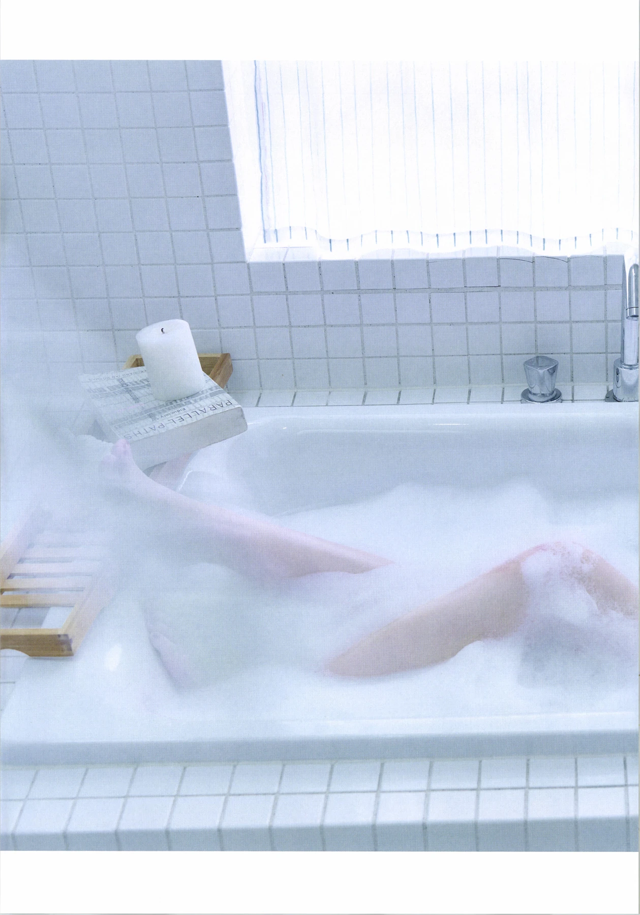 Junna Ito 伊藤純奈 – 1st写真集 「unfussy FC限定」 - P12