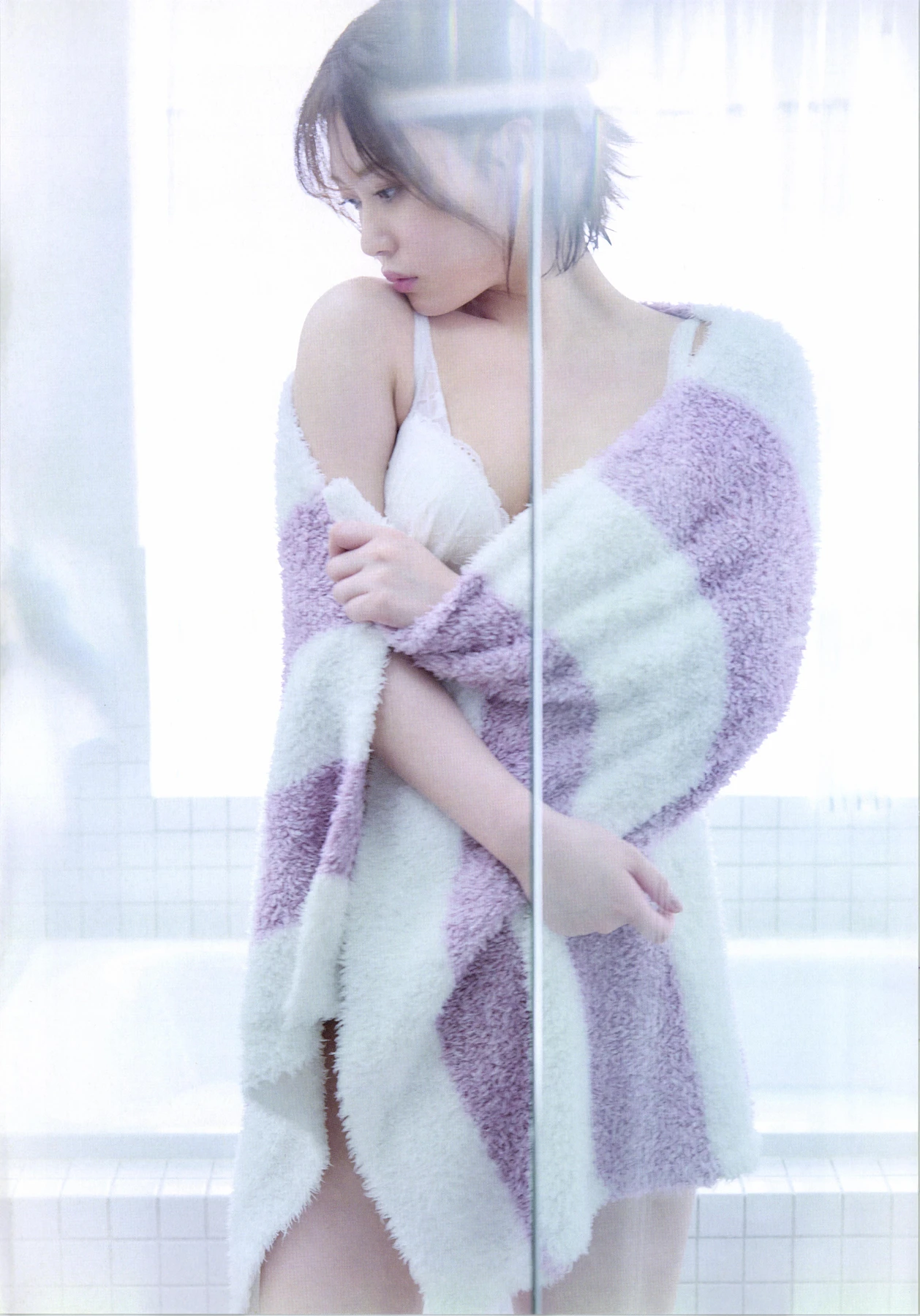 Junna Ito 伊藤純奈 – 1st写真集 「unfussy FC限定」 - P16