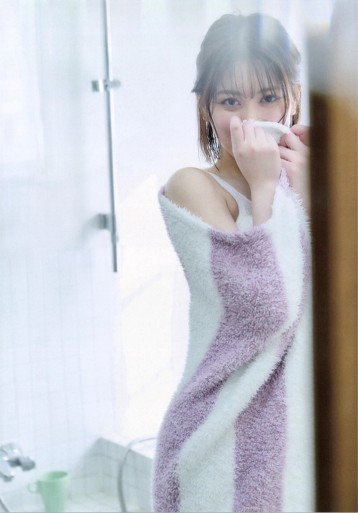 Junna Ito 伊藤純奈 – 1st写真集 「unfussy FC限定」 - P17