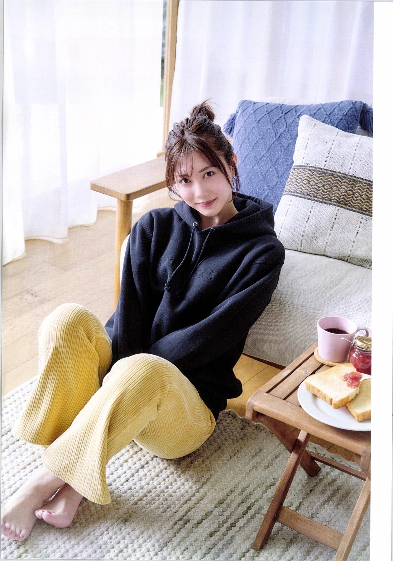 Junna Ito 伊藤純奈 – 1st写真集 「unfussy FC限定」 - P20