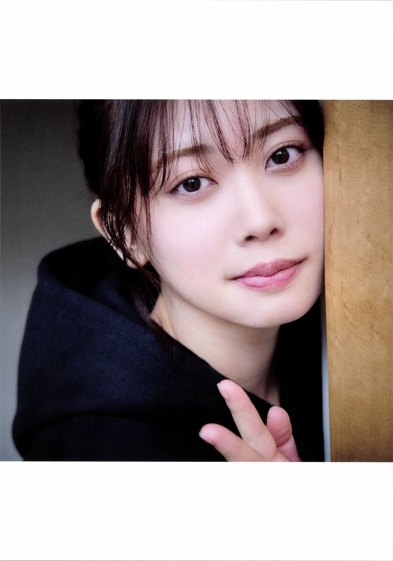 Junna Ito 伊藤純奈 – 1st写真集 「unfussy FC限定」 - P21