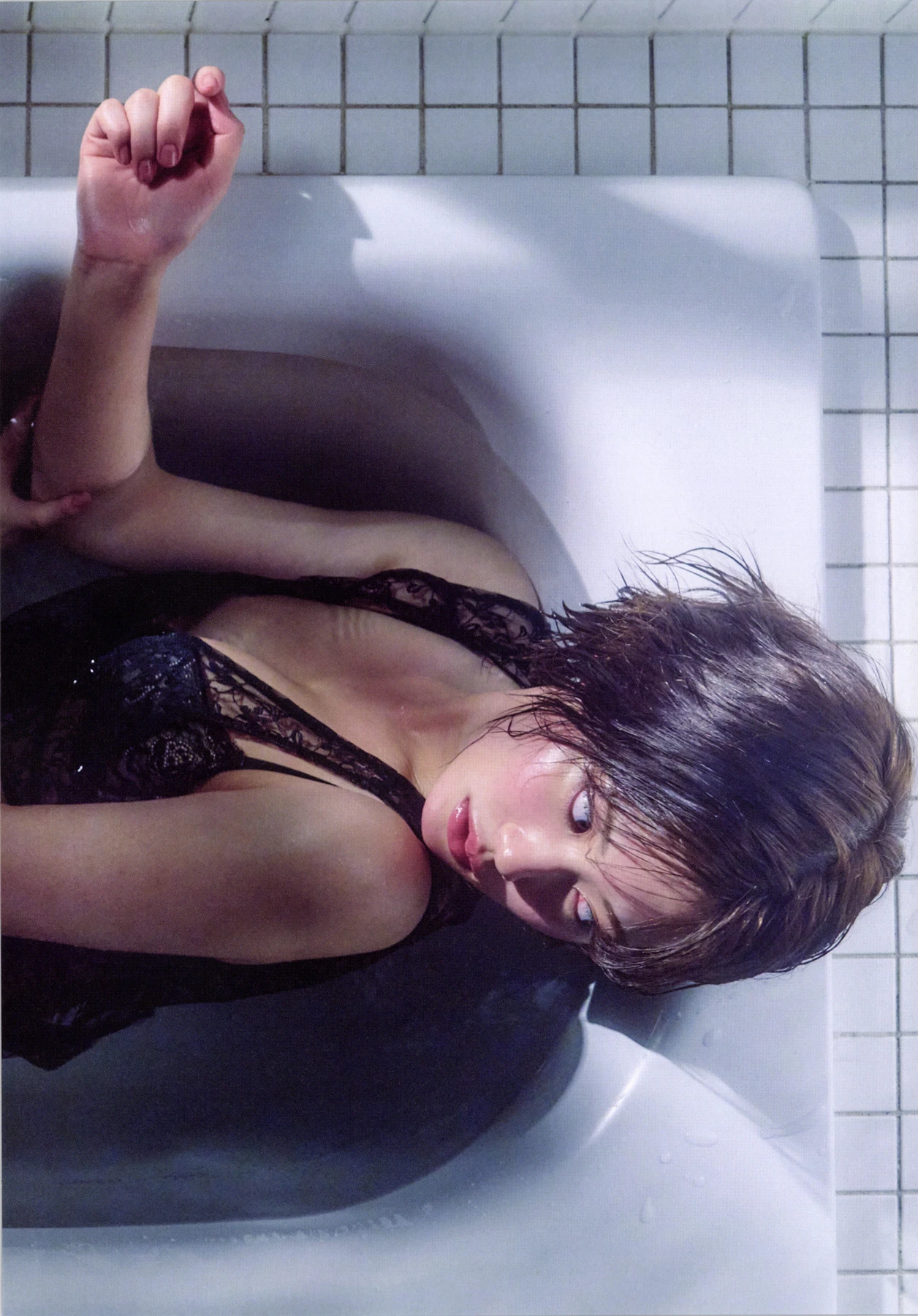 Junna Ito 伊藤純奈 – 1st写真集 「unfussy FC限定」 - P47