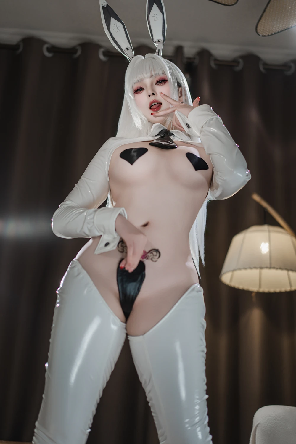 Cosplay Natsuko夏夏子 – NIKKE 布兰儿 逆兔女郎 - P11