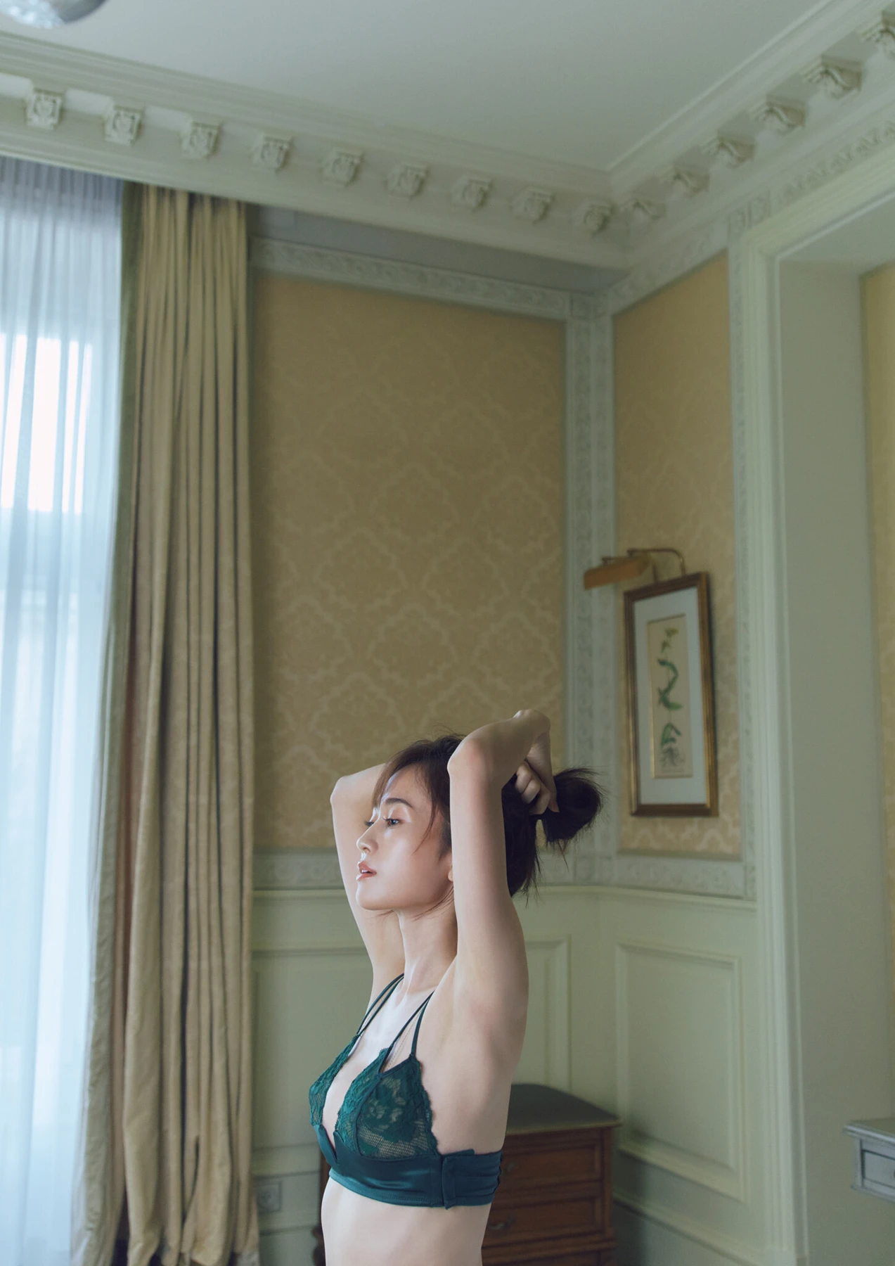 Atsuko Maeda 前田敦子 – 6th Photobook 写真集 「Beste」 - P10