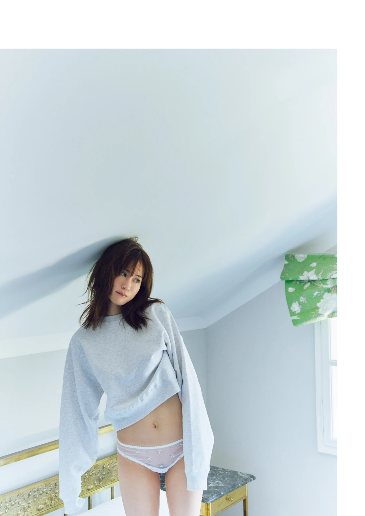 Atsuko Maeda 前田敦子 – 6th Photobook 写真集 「Beste」 - P131