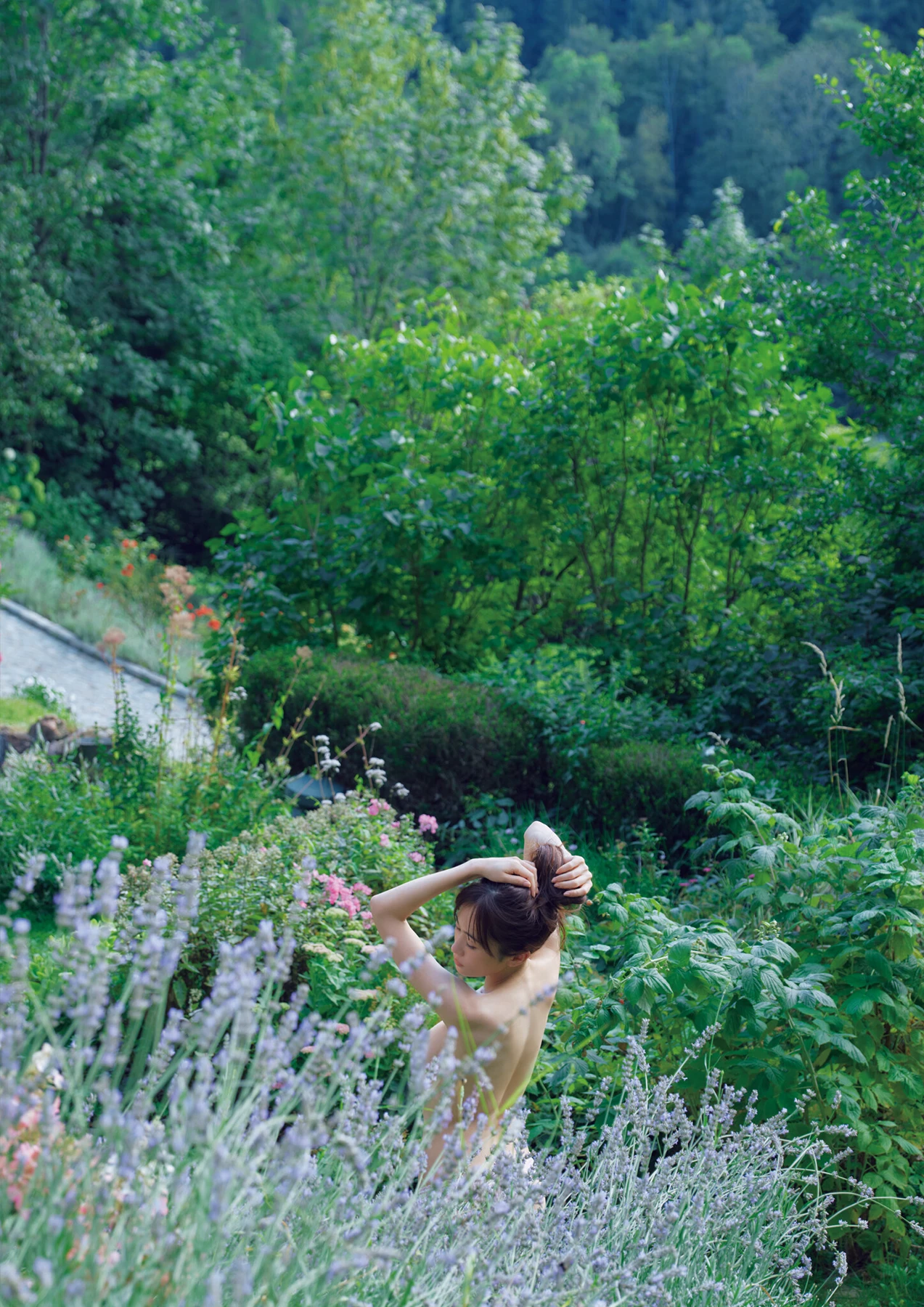 Atsuko Maeda 前田敦子 – 6th Photobook 写真集 「Beste」 - P161