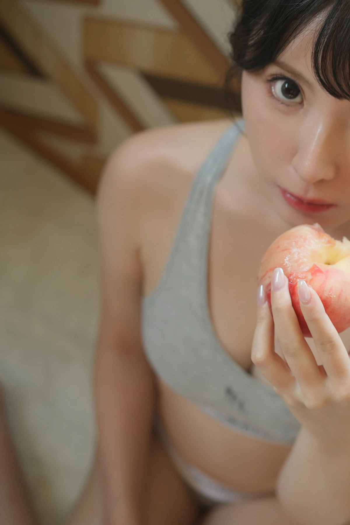 Yuka Niizuma 新妻ゆうか – FRIDAYデジタル写真集 「イケナイ淑女 Vol.2」 - P4