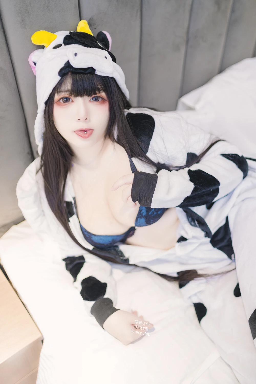 Cosplay 落落Raku – 奶牛Milky & 白衣小猫Kitten - P10