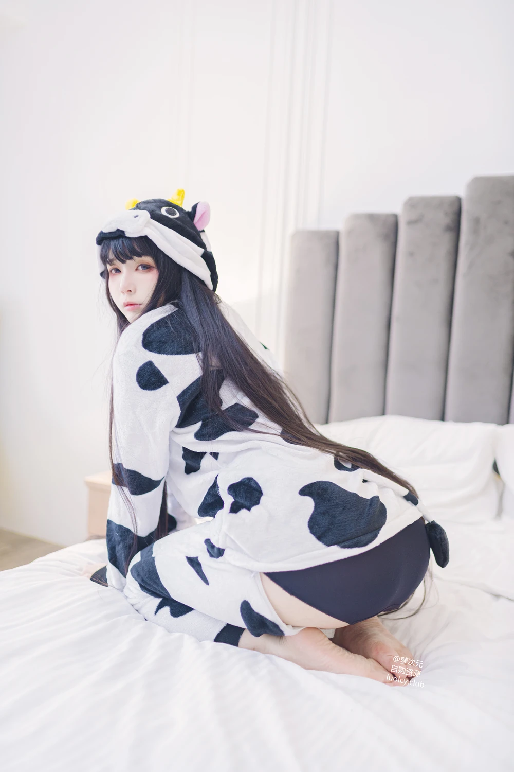 Cosplay 落落Raku – 奶牛Milky & 白衣小猫Kitten - P12