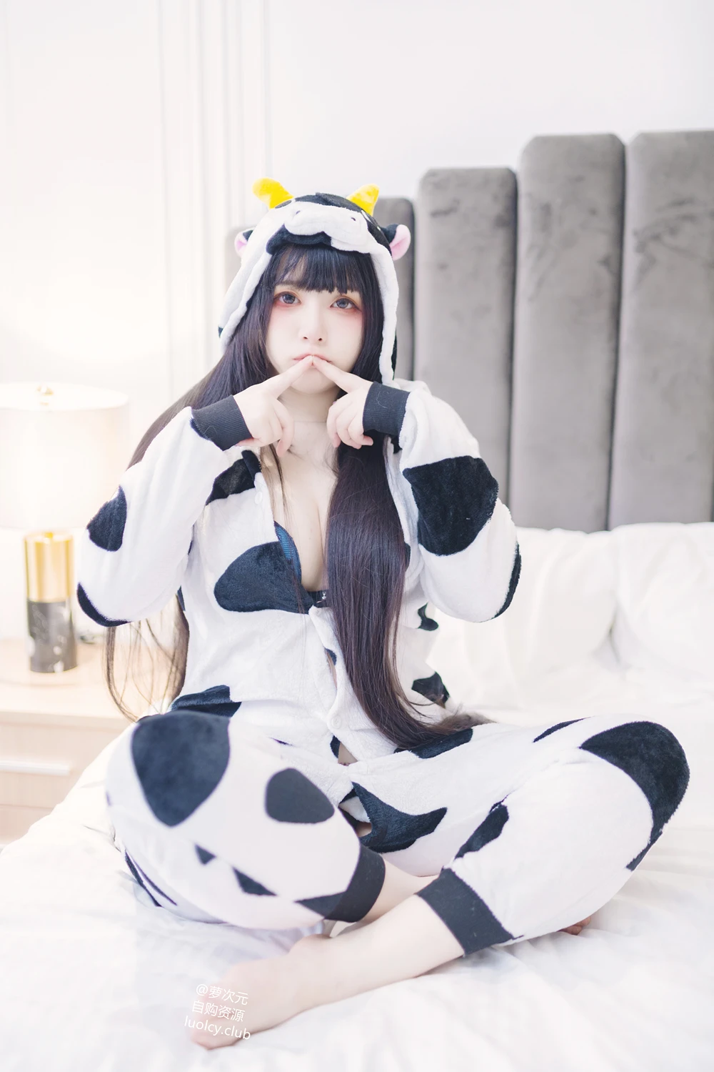 Cosplay 落落Raku – 奶牛Milky & 白衣小猫Kitten - P4