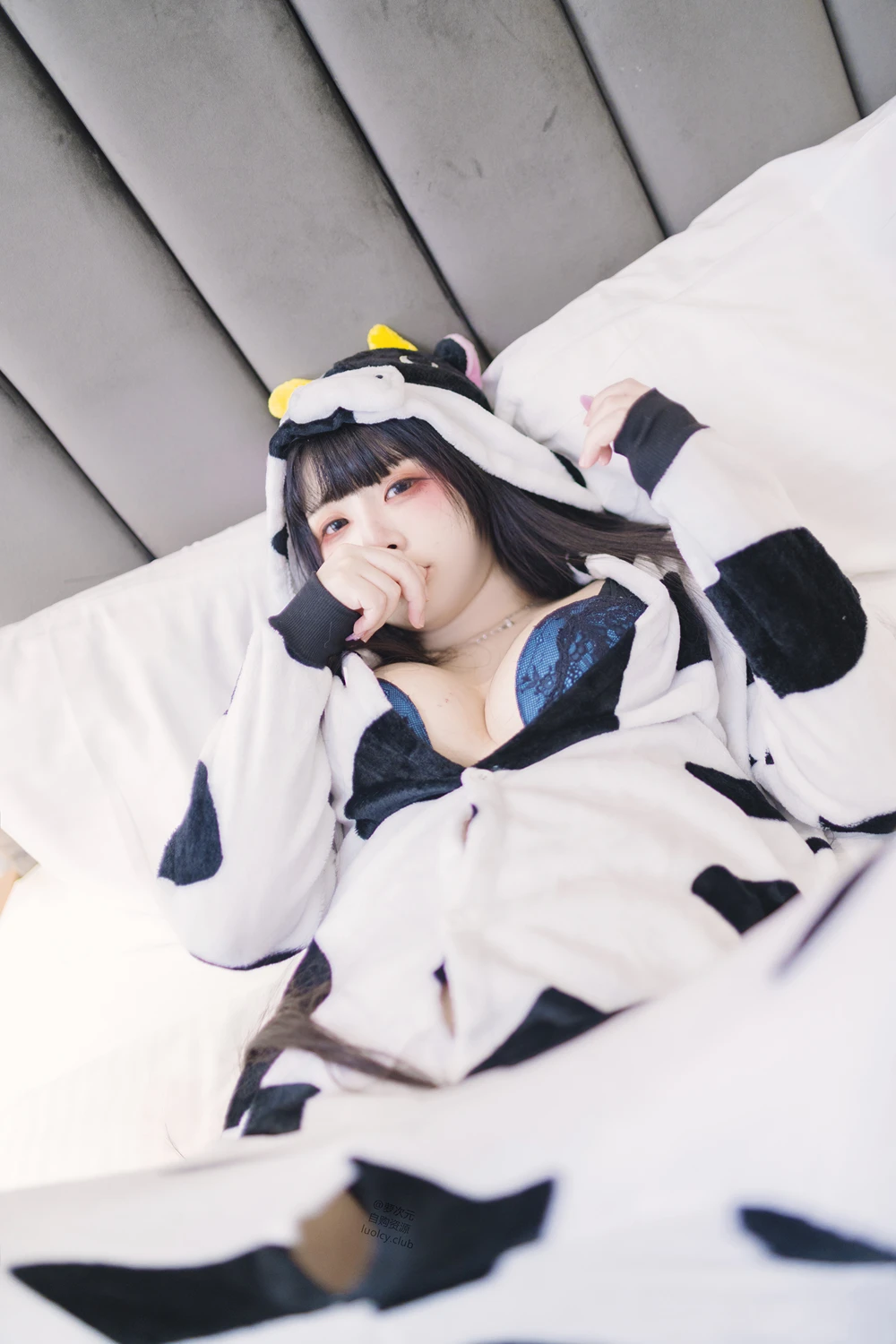 Cosplay 落落Raku – 奶牛Milky & 白衣小猫Kitten - P8