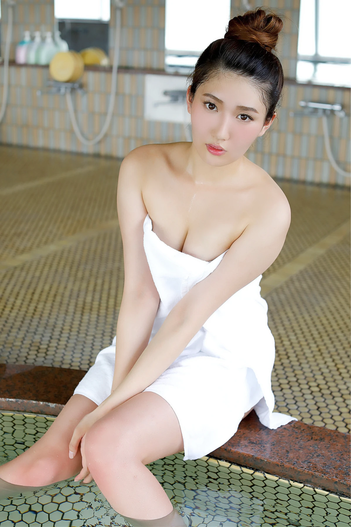Yurina Ogata 緒方友莉奈 – 写真集 「アナフィラキシーLOVE GLD」 - P20