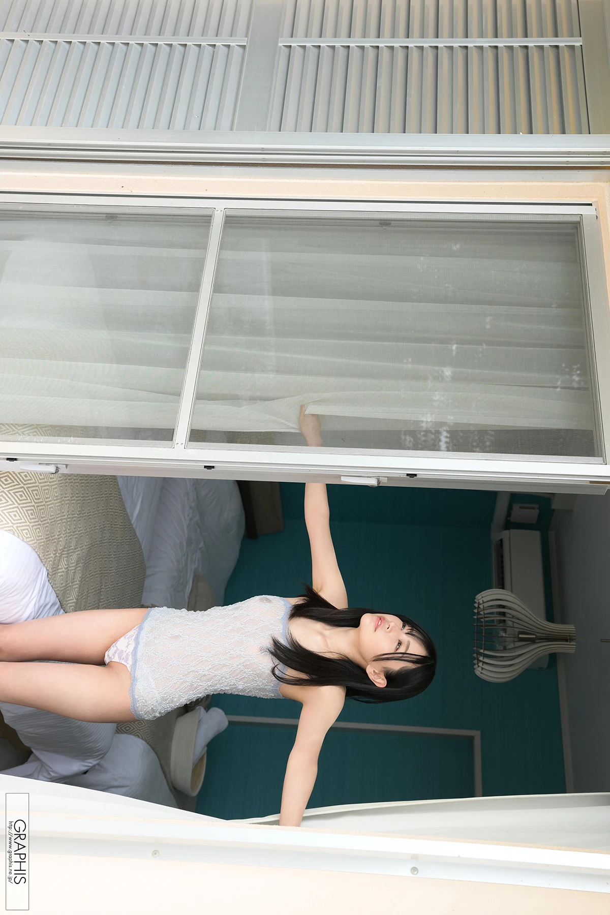 Uta Hibino 響乃うた – Graphis Gals 「Refreshing Smile!」 - P44