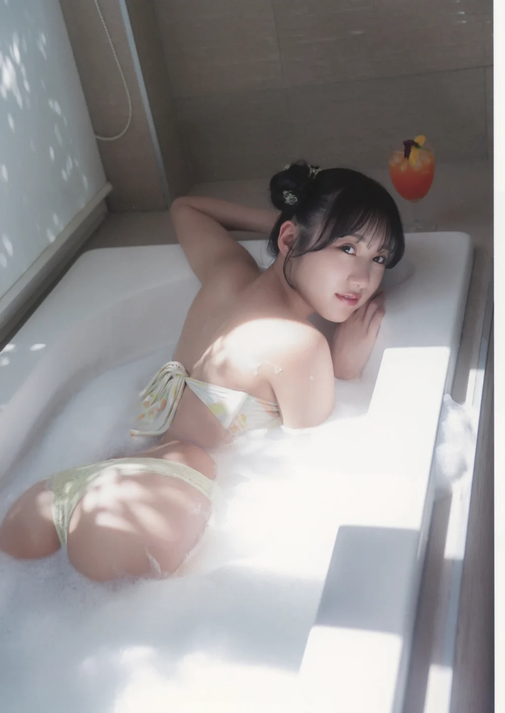 [JP] Yokono Sumire (横野すみれ): フォトブック Sumire Graph #6 (85 photos) - P16