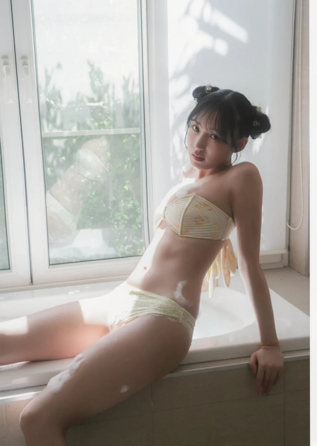 [JP] Yokono Sumire (横野すみれ): フォトブック Sumire Graph #6 (85 photos) - P15