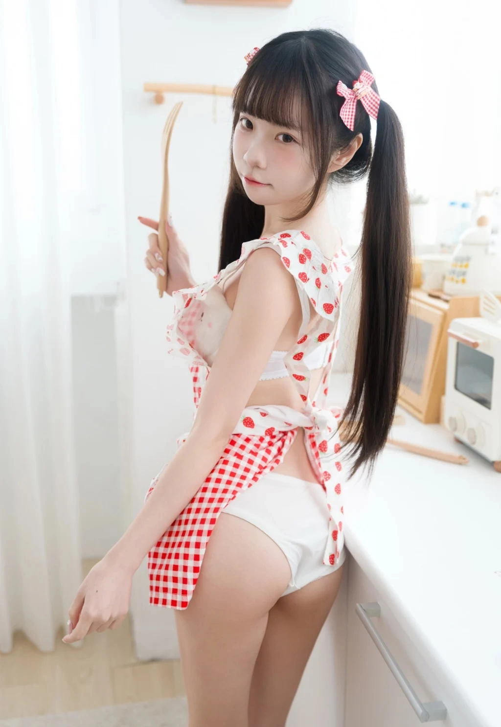 Coser@可可小白兔: 生日限定 一起做蛋糕吗 (77 photos) - P24