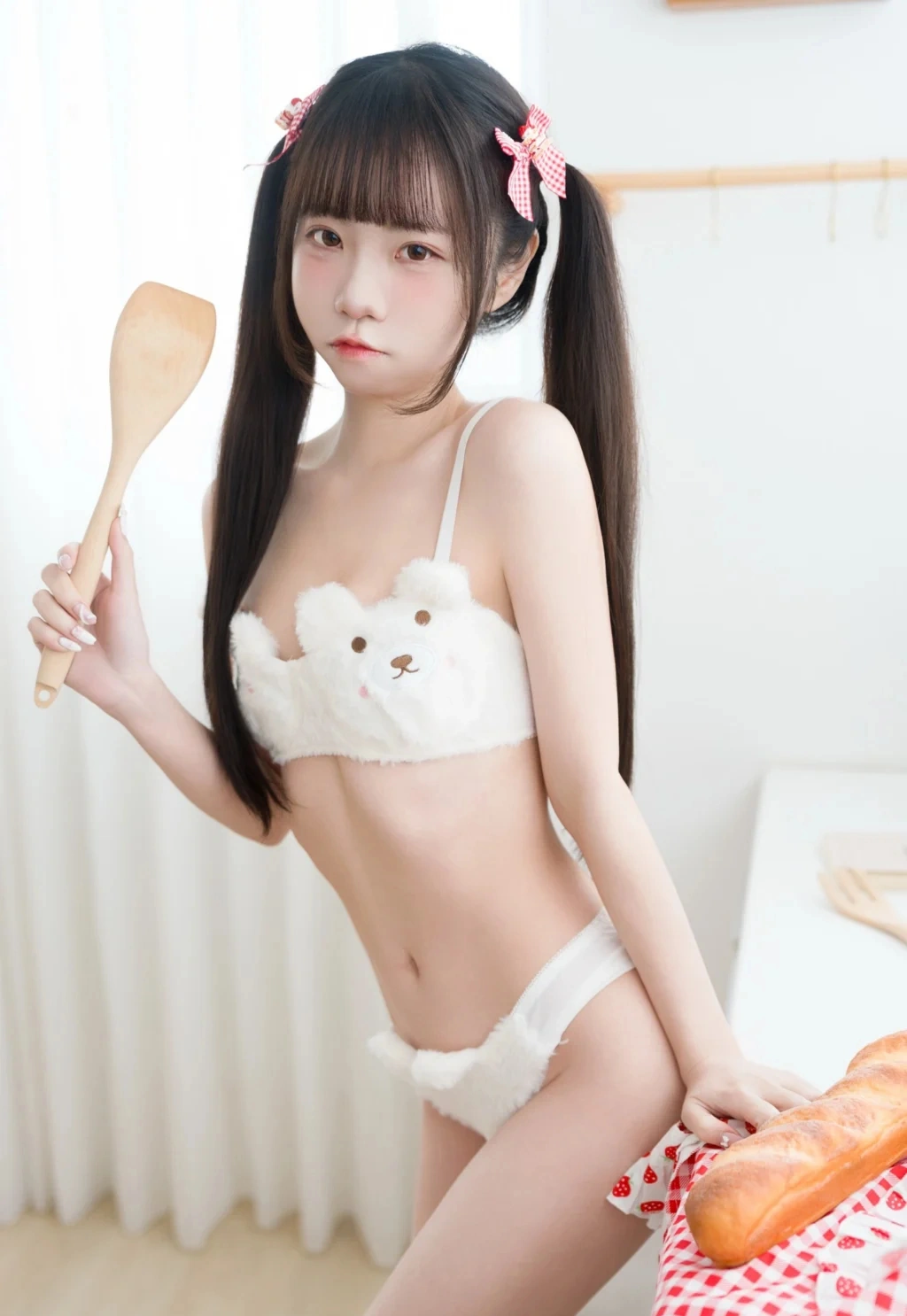 Coser@可可小白兔: 生日限定 一起做蛋糕吗 (77 photos) - P4