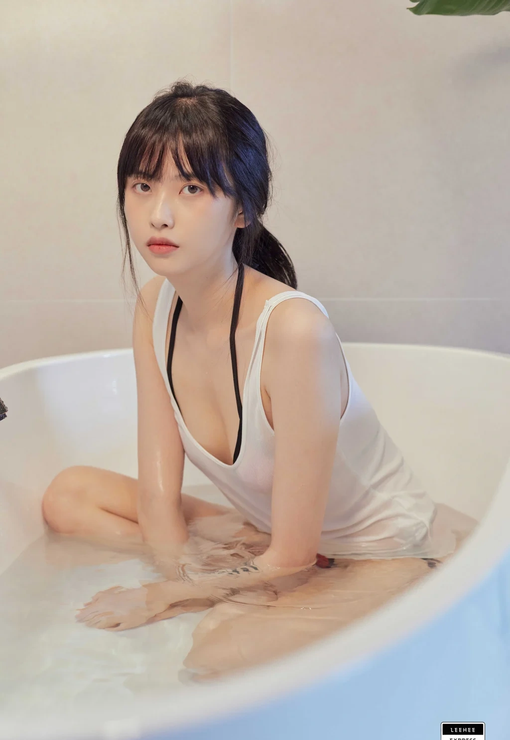 [LE] LEDG-065B: GMS (60 photos) - P32