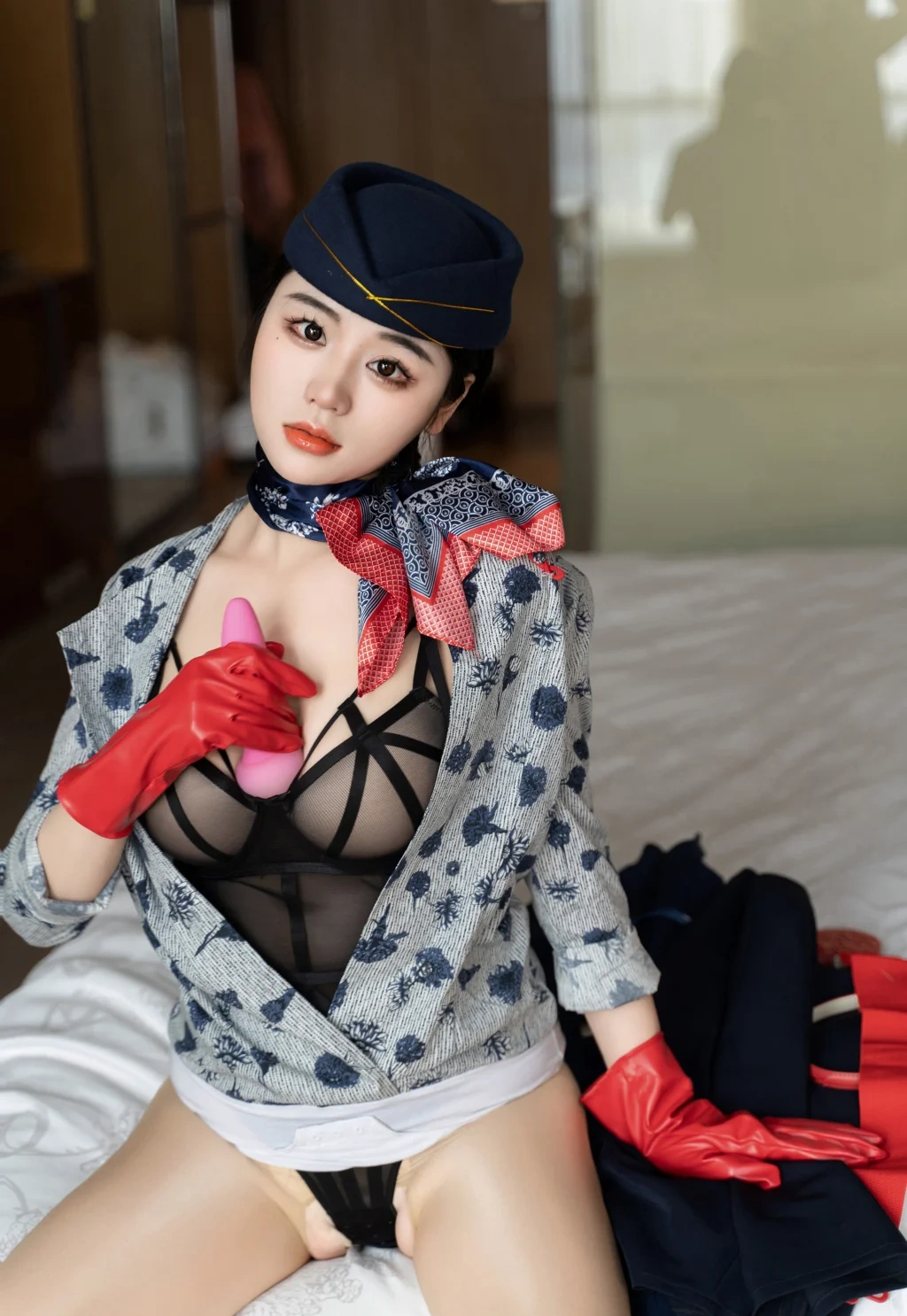 [内购无水印] 汐汐爱吃草莓: 青花空姐制服 (69 photos) - P10