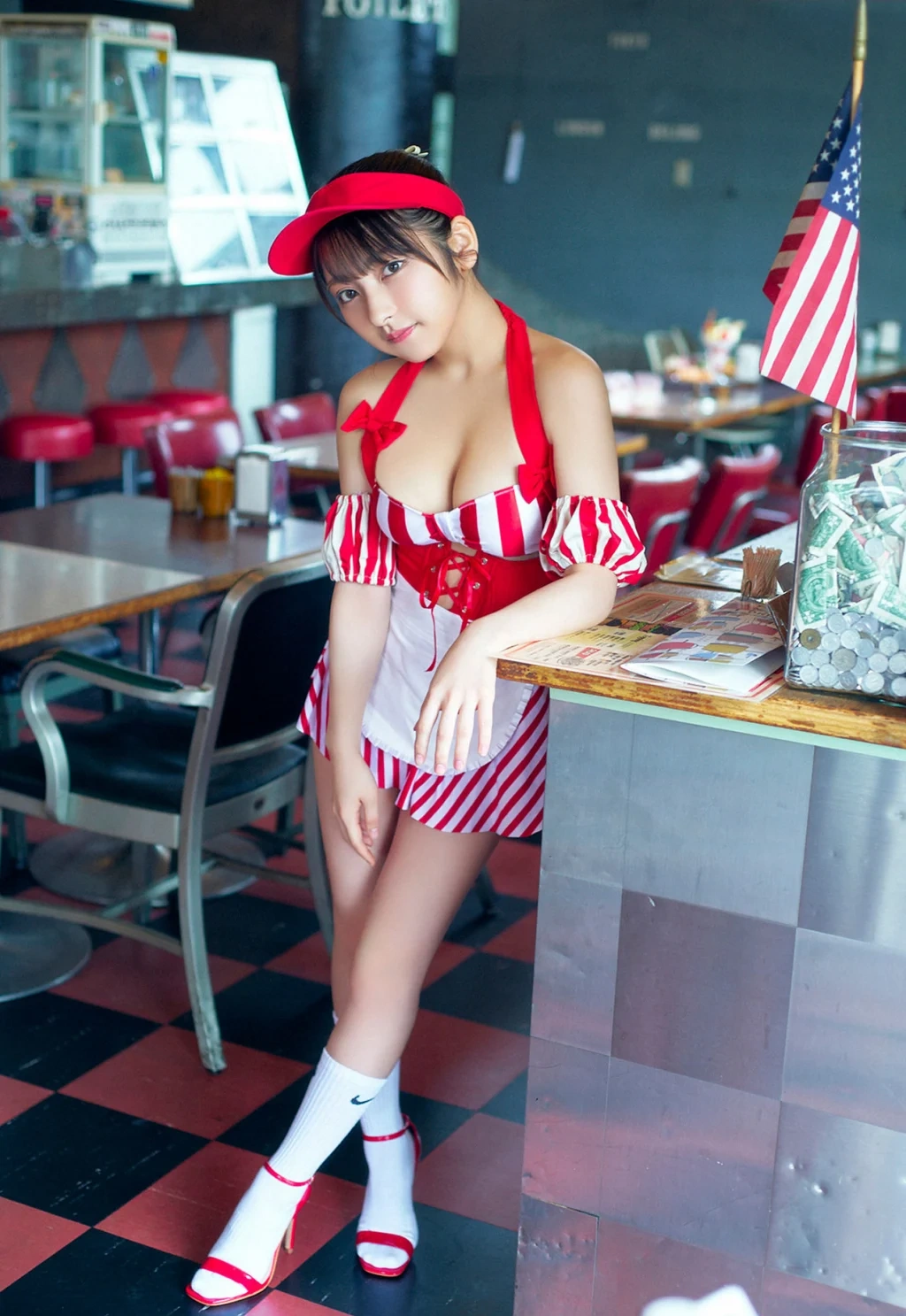[JP] TOOMI (十味): To Me スピ サン グラビアフォトブック (49 photos)