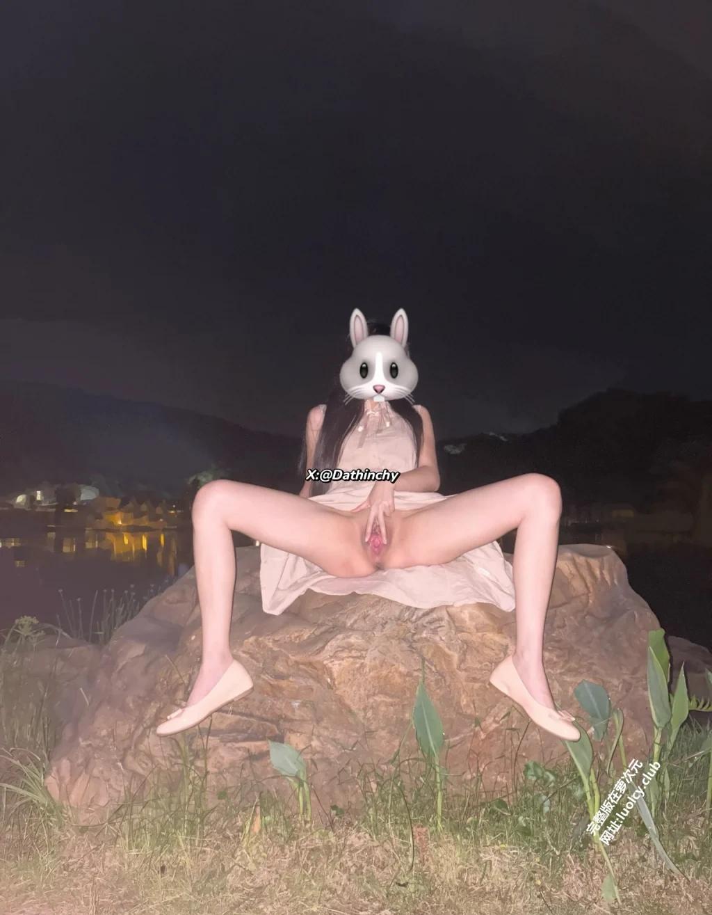[OtherXXX] Dathinchy: 白虎酥胸萝莉户外露出福利订阅 (51 photos) - P18