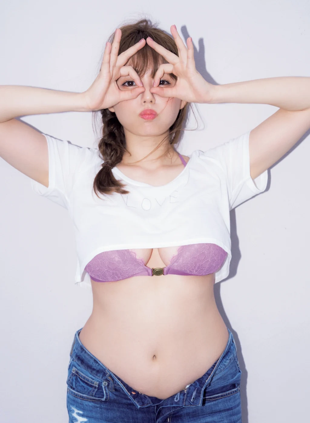 [JP] Ai Shinozaki (篠崎愛): 写真集 YOUNG CHAMPION 15years Memory (152 photos) - P35