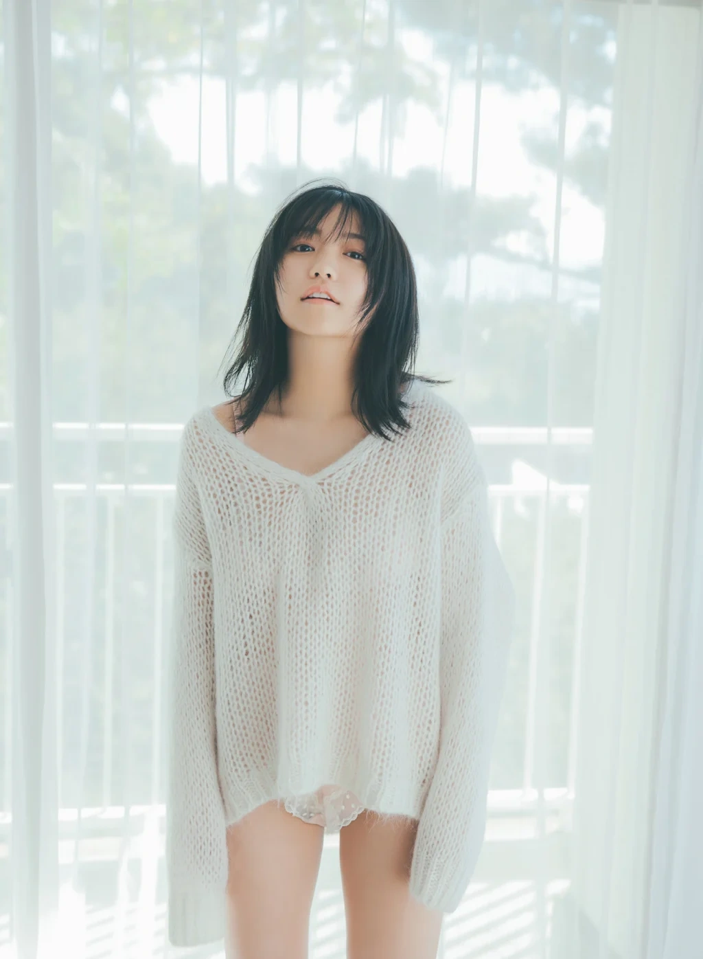 [JP] Yuno Ohara (大原優乃): スピサン グラビアフォトブック ふゆのゆうの (41 photos)