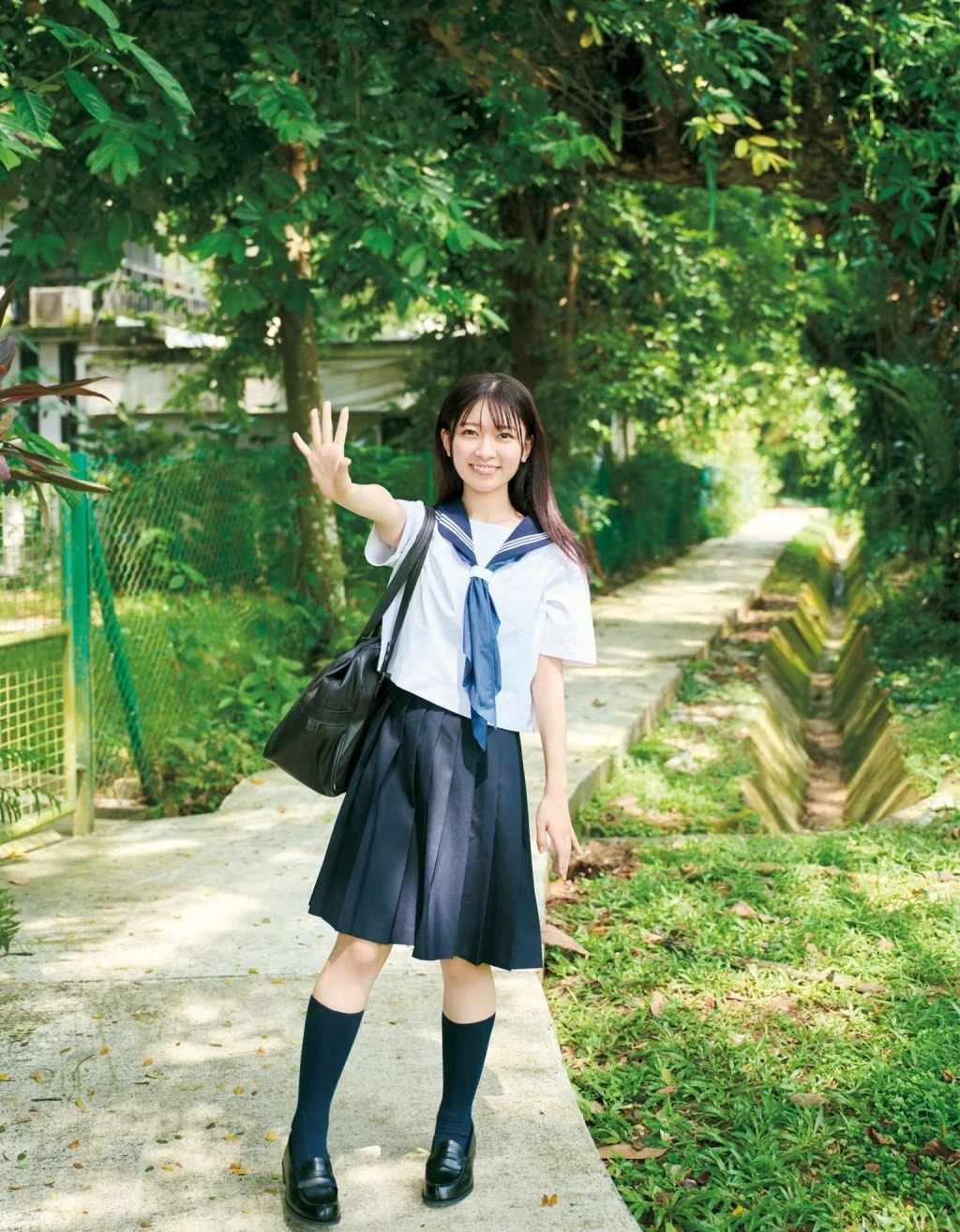 [JP] Nozomi Suzuhara (鈴原希実): 1st写真集 届け (132 photos) - P3