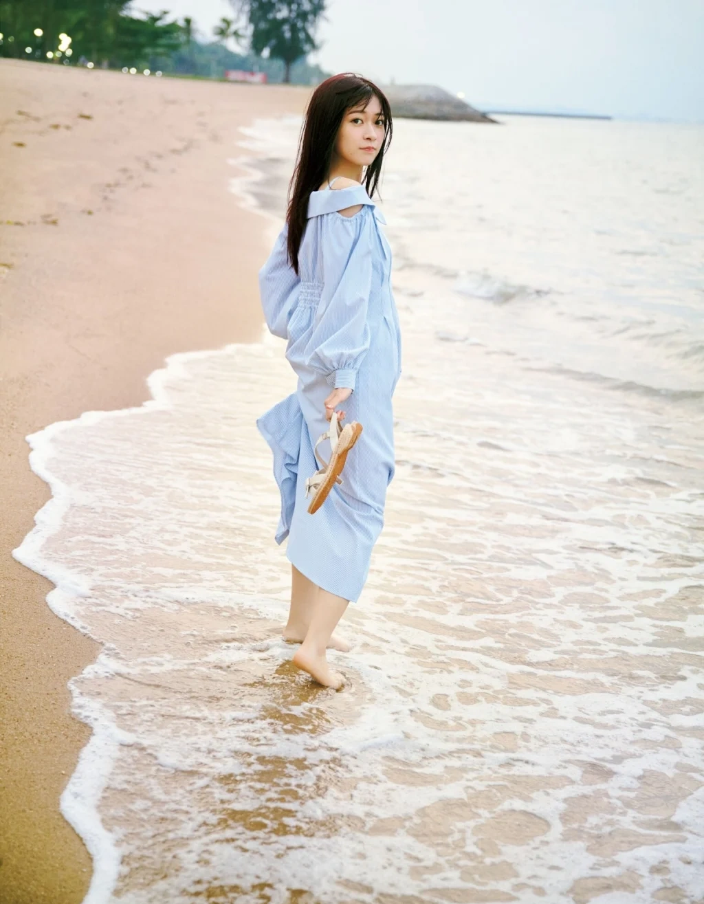 [JP] Nozomi Suzuhara (鈴原希実): 1st写真集 届け (132 photos) - P11
