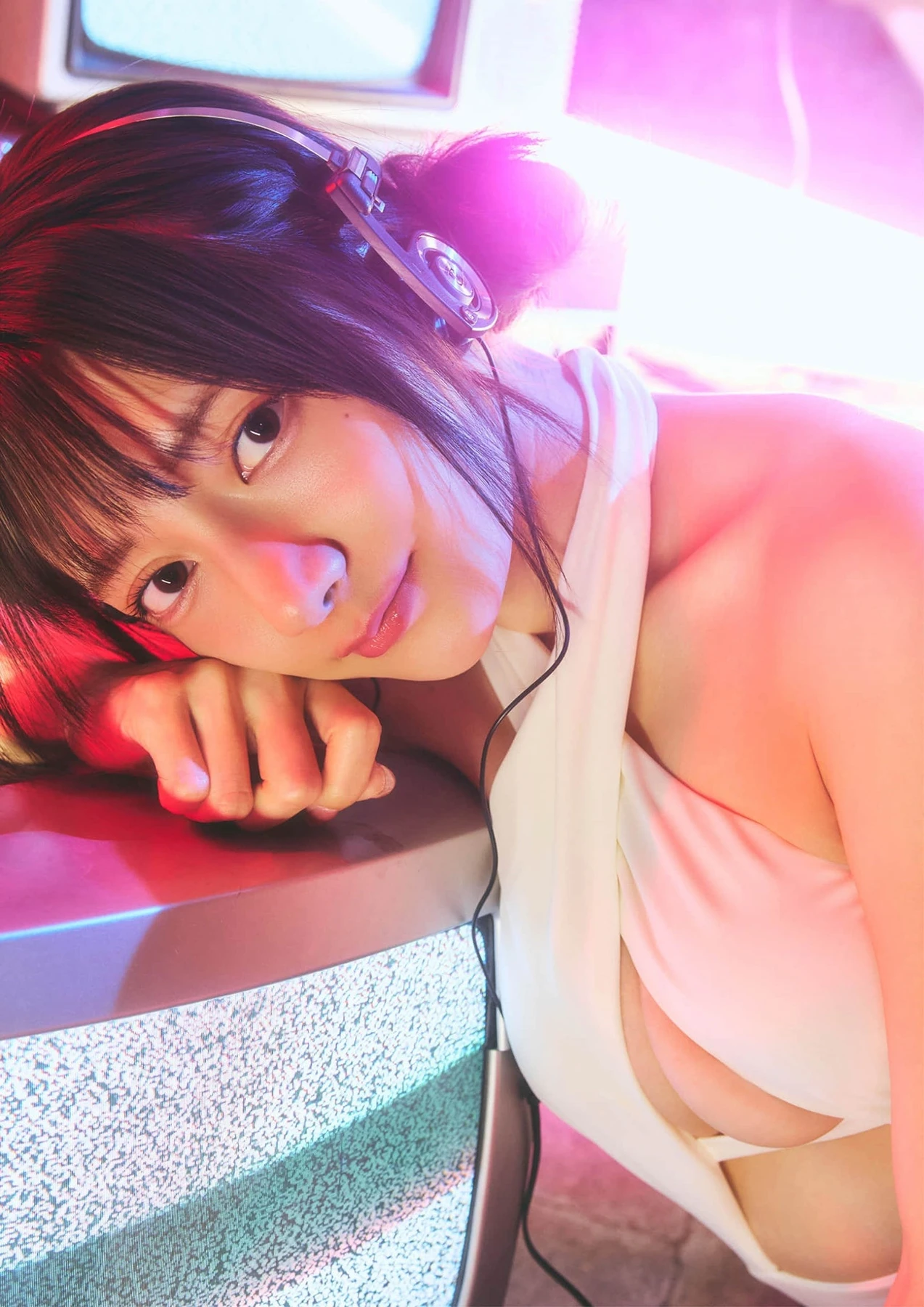 Toutomiwokanjite Sakurai 尊みを感じて桜井 – BRODYデジタル写真集 「MY VIDEO GIRL」 - P56