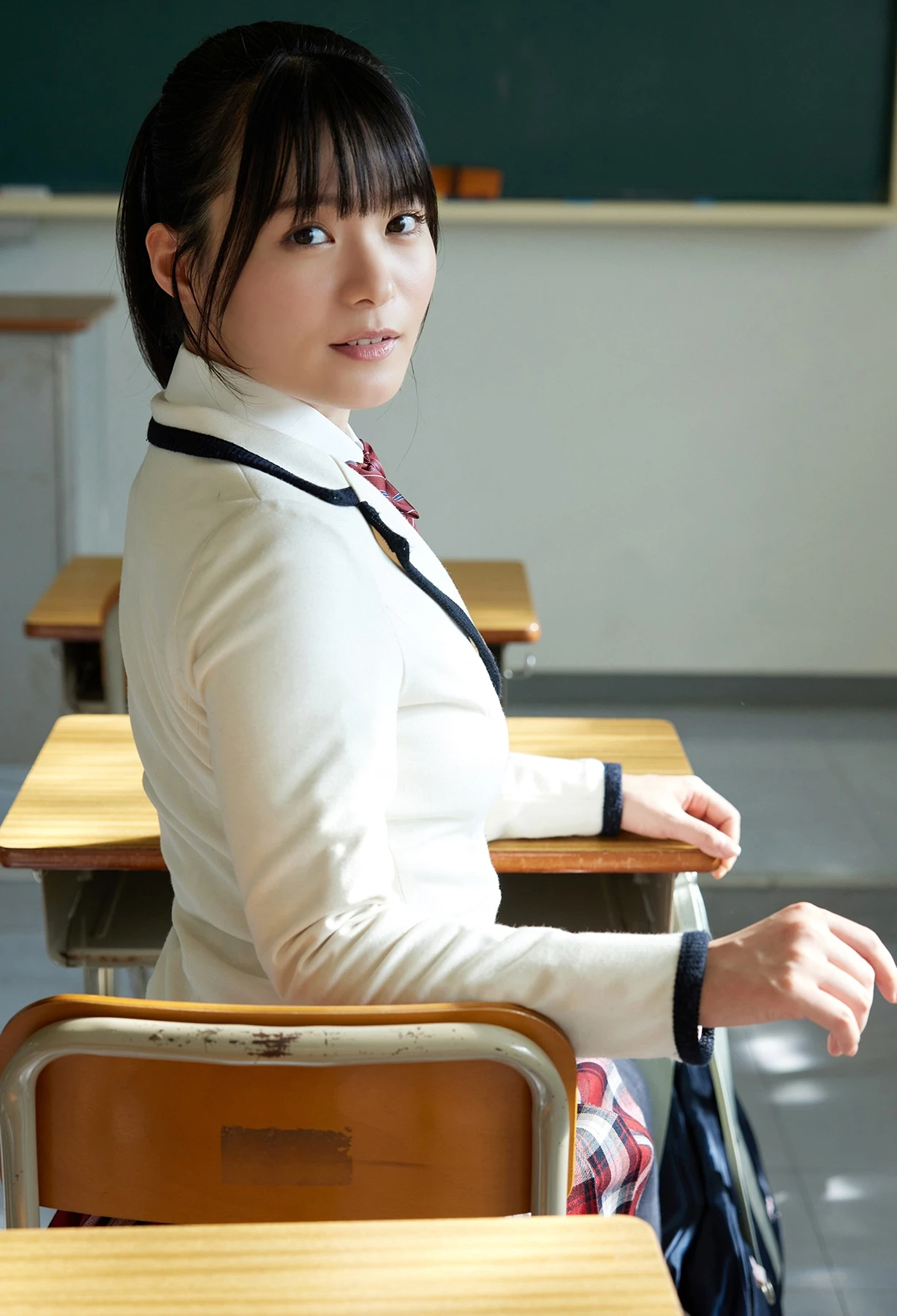 Mizuki Hoshina 星名美津紀 – 解禁グラビア写真集 「みんな帰っちゃったね･･･」 - P12