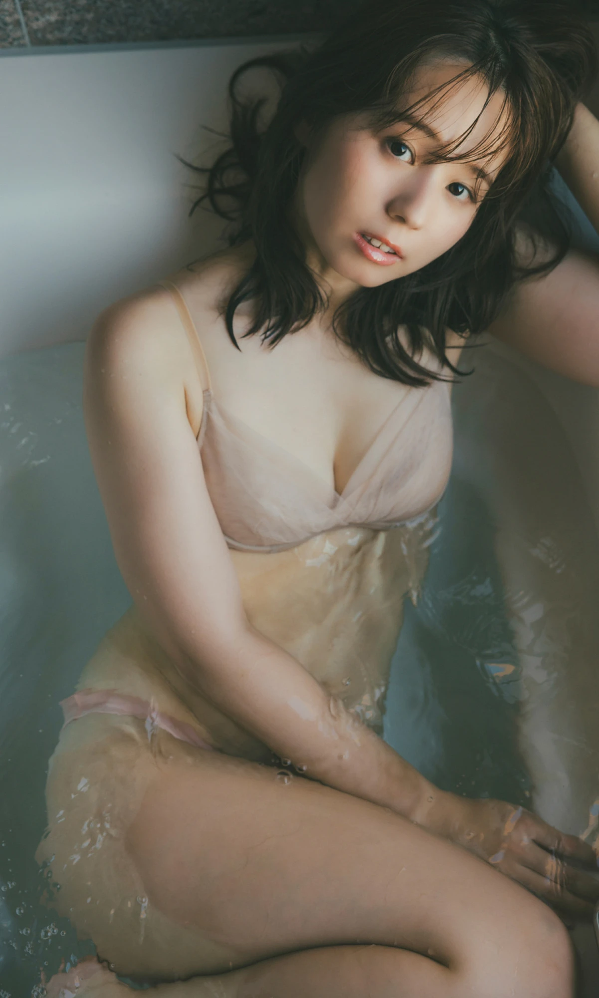 Rina Koike 小池里奈 – 週プレ Photo Book 「守りたい。」 - P53