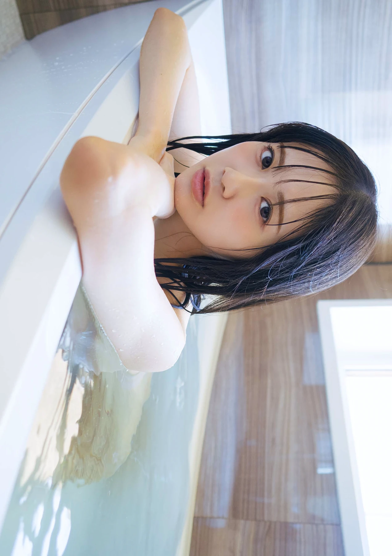 Mai Nakamura 中村舞 – Big Comic Spirits 2026 No.38 (ビッグコミックスピリッツ 2026年38号) - P15